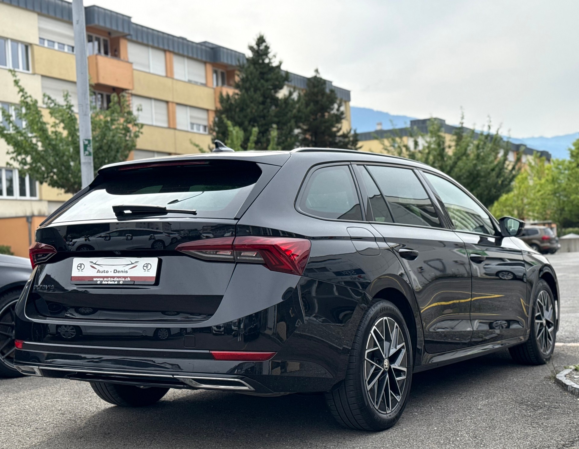 SKODA Octavia Combi 2.0 TSI SportLine 4x4 DSG-image-4