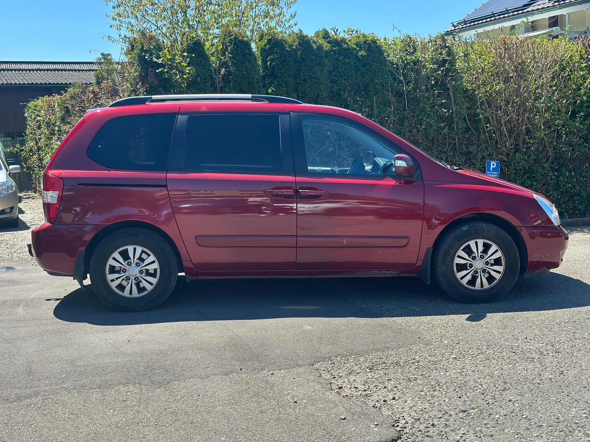 KIA Carnival 2.2 CRDi Style Automatic-image-2