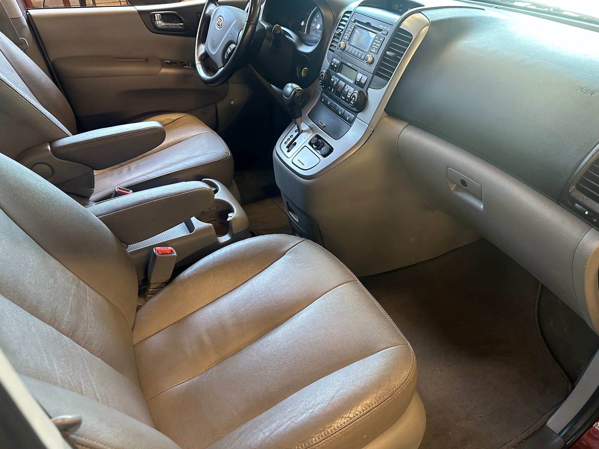 KIA Carnival 2.2 CRDi Style Automatic-image-9