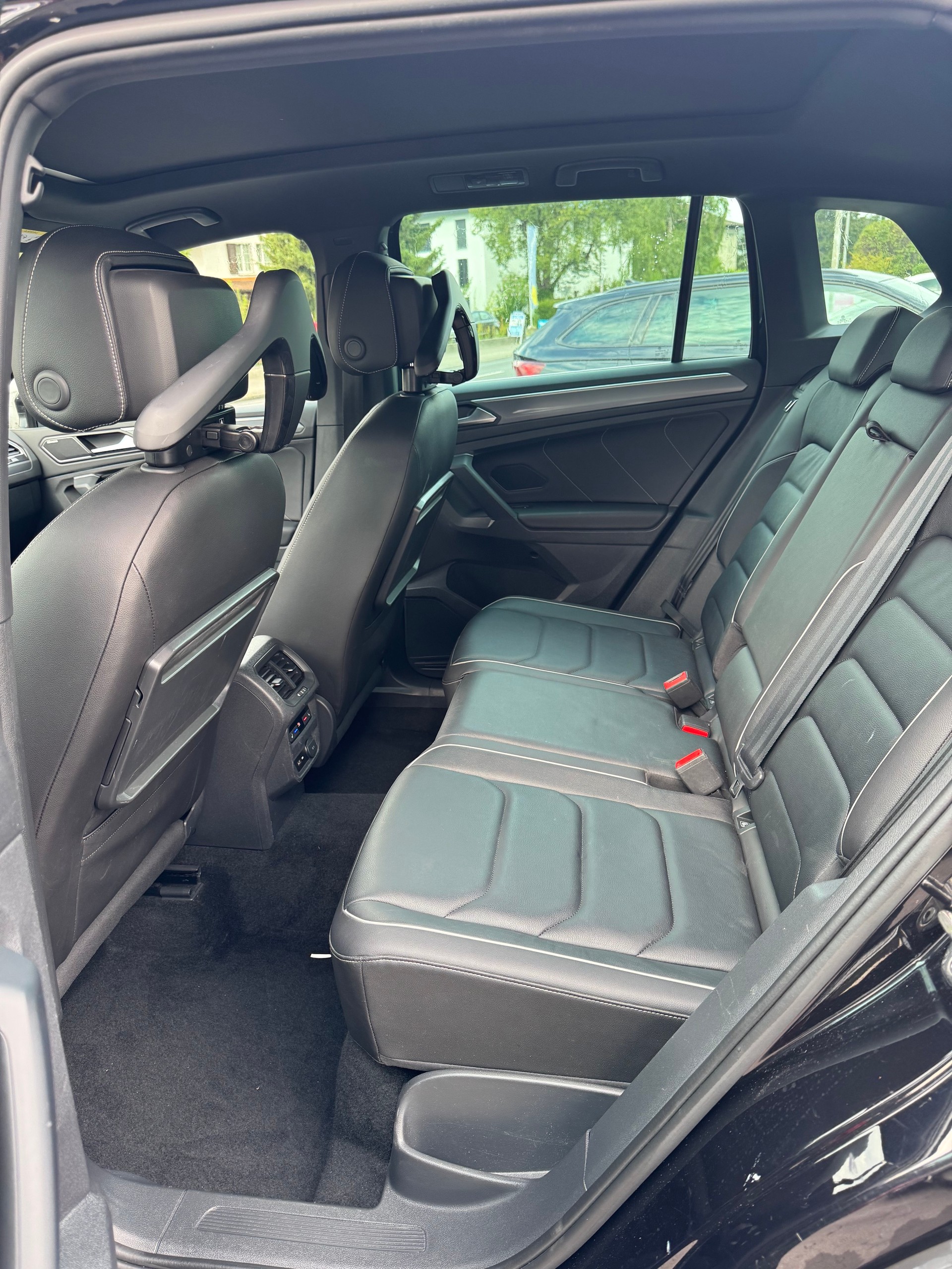 VW Tiguan 2.0 TDI SCR R-Line 4Motion DSG-image-27