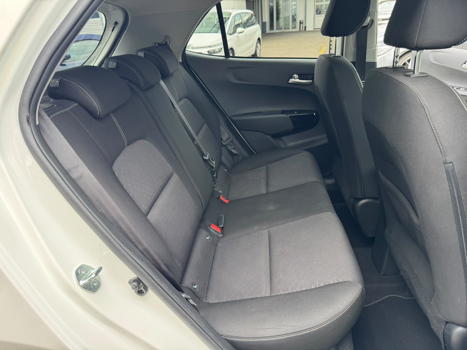 KIA Picanto 1.0 CVVT First Edition AMT-image-15