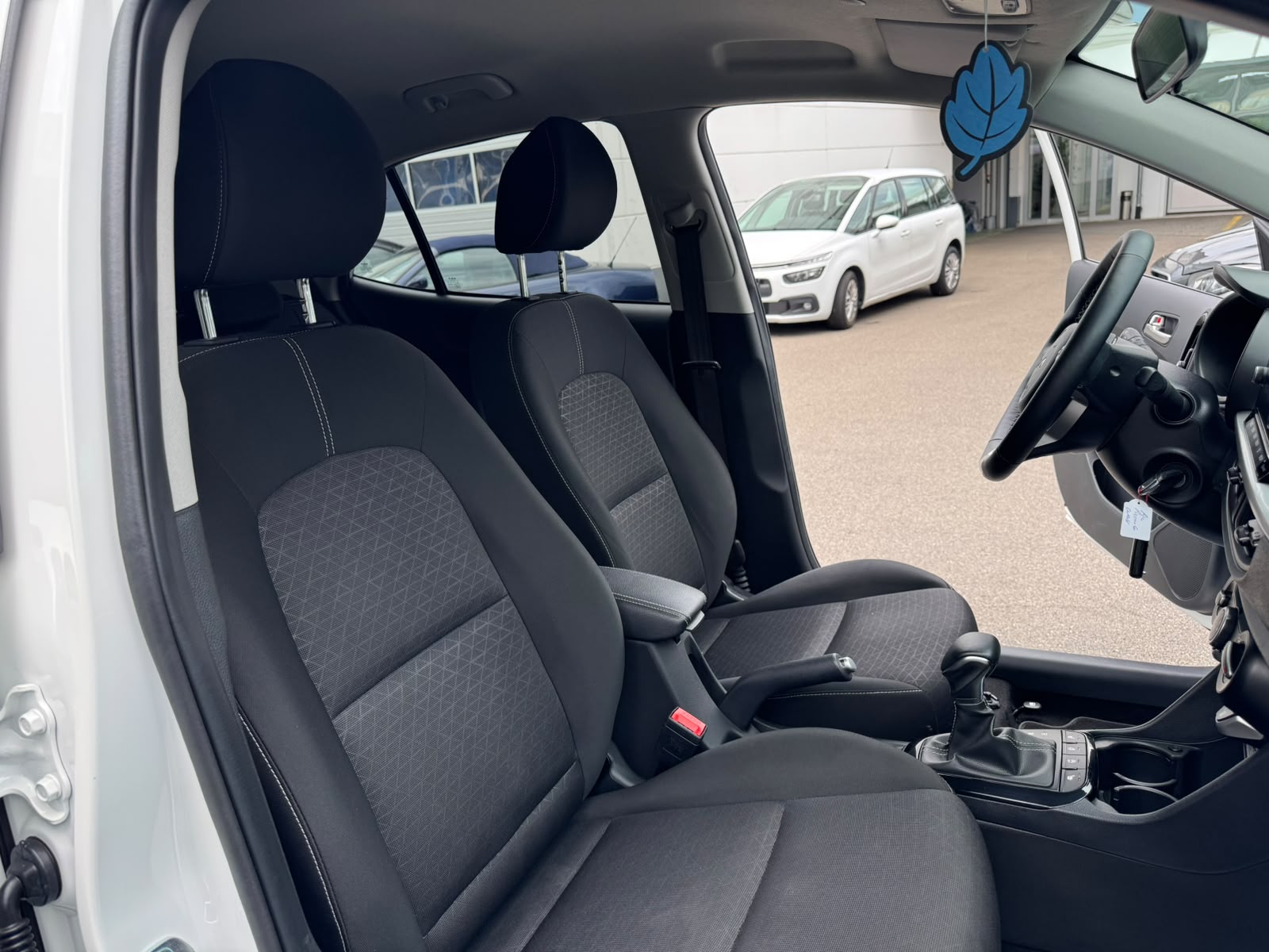 KIA Picanto 1.0 CVVT First Edition AMT-image-14