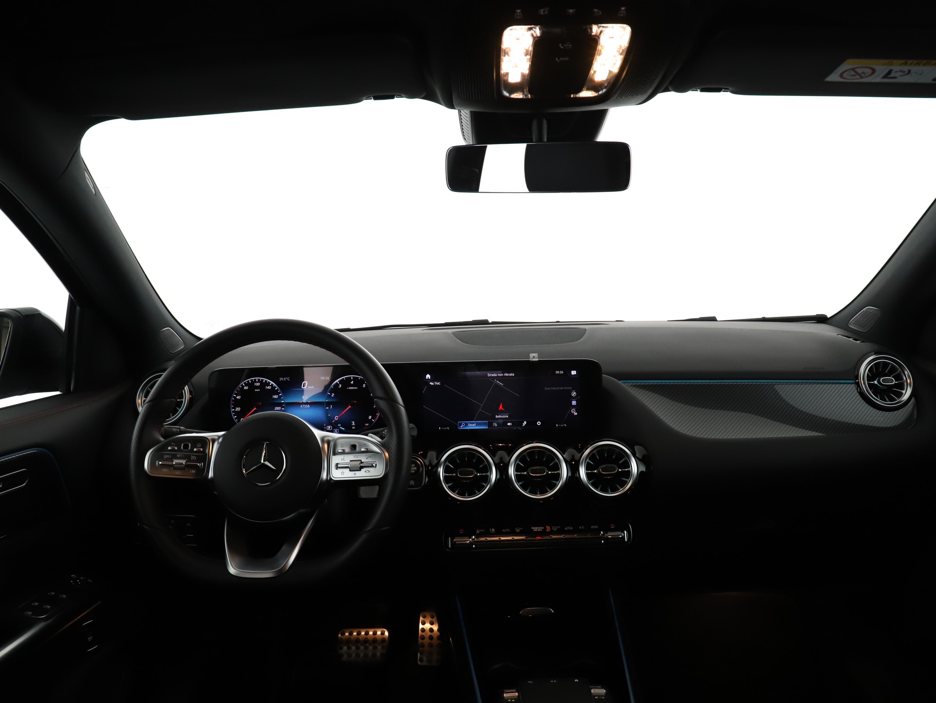 MERCEDES-BENZ GLA 250 AMG Line 4Matic-image-10