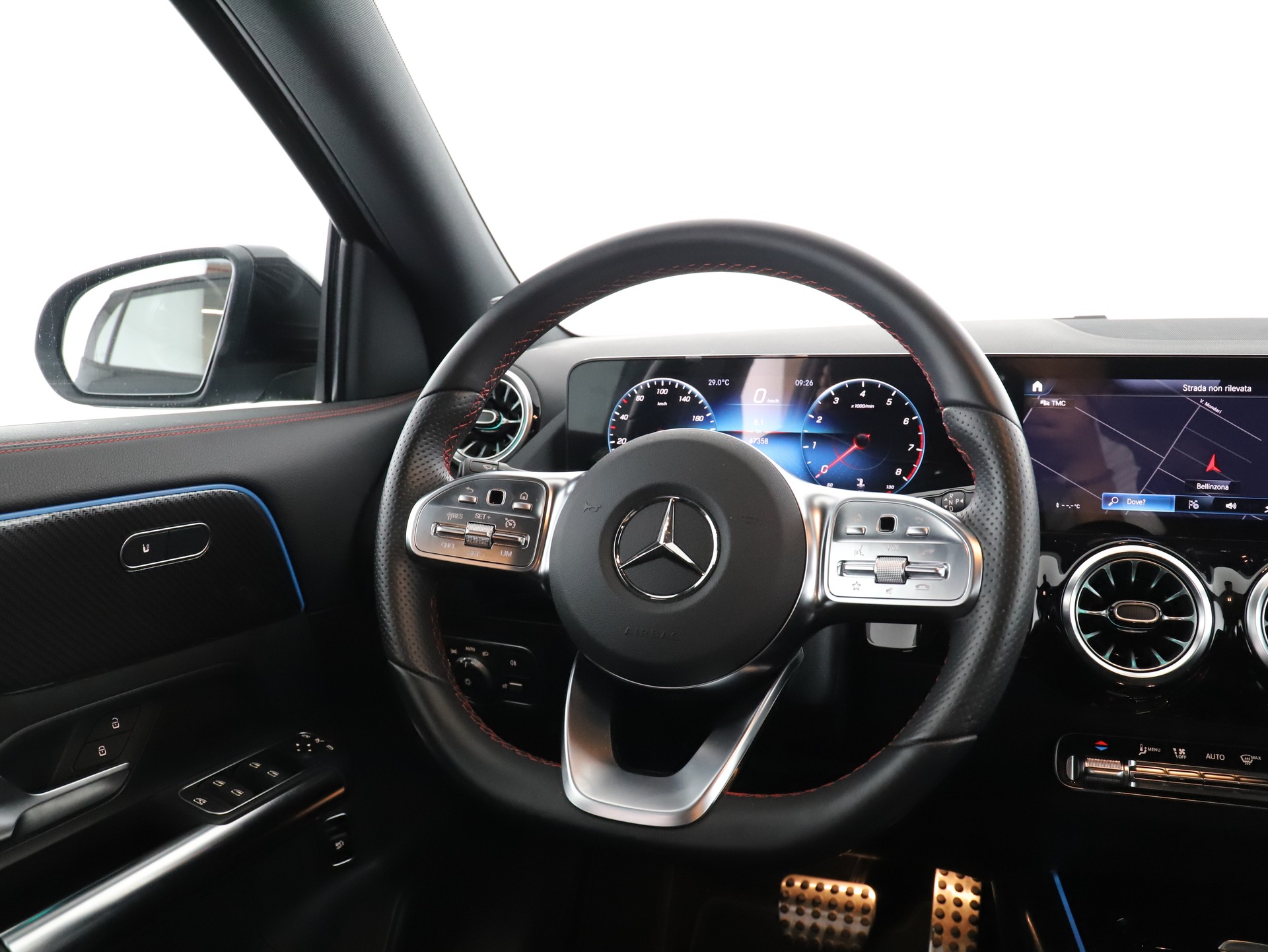 MERCEDES-BENZ GLA 250 AMG Line 4Matic-image-11