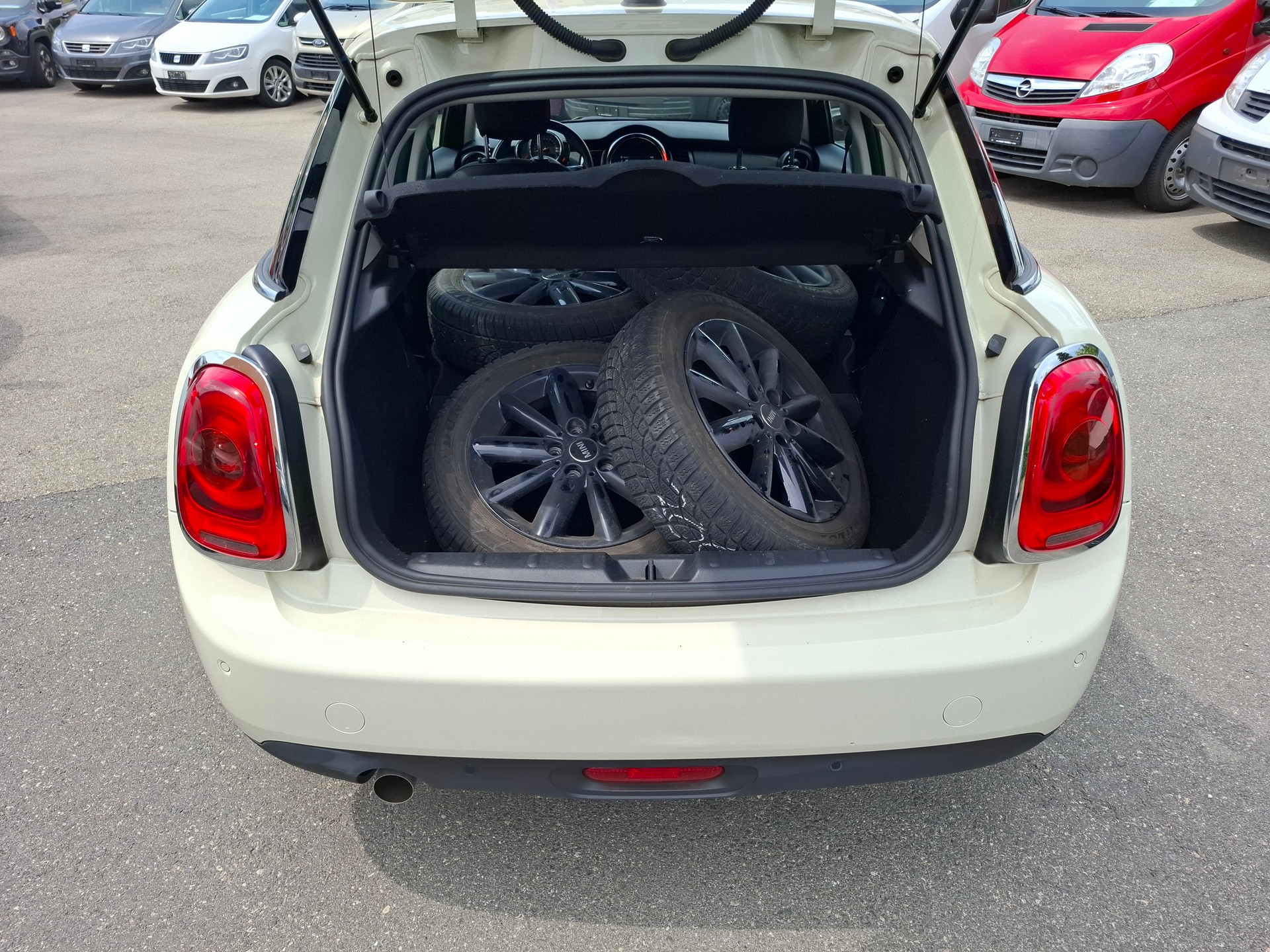 MINI One-image-10