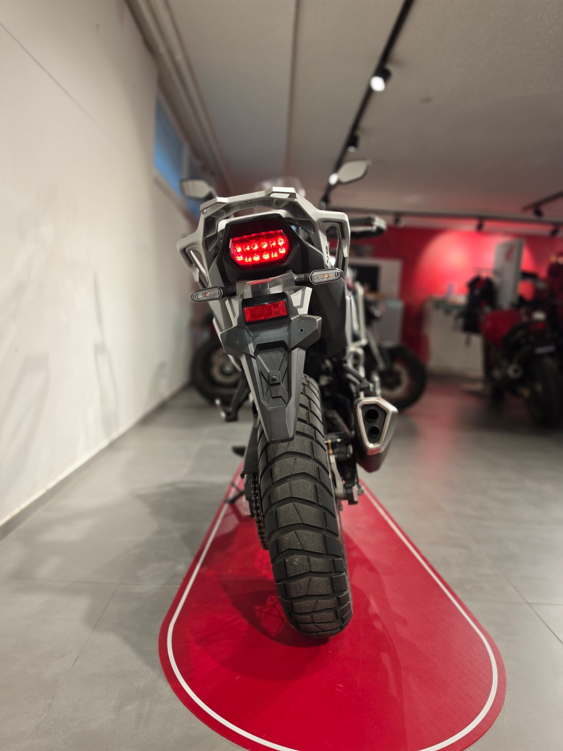 HONDA XL 750 Transalp-image-9
