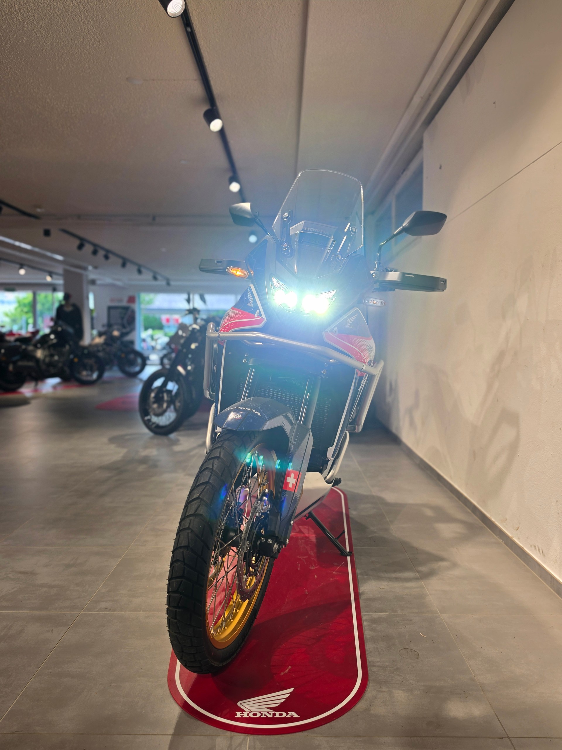 HONDA XL 750 Transalp-showroom-element-1