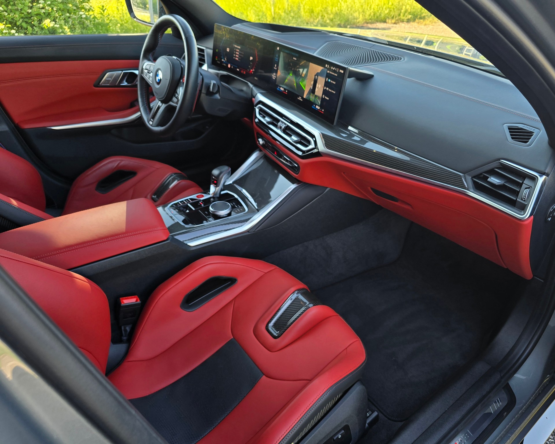 BMW M3 Touring xDrive Competition M INDIVIDUAL-image-14