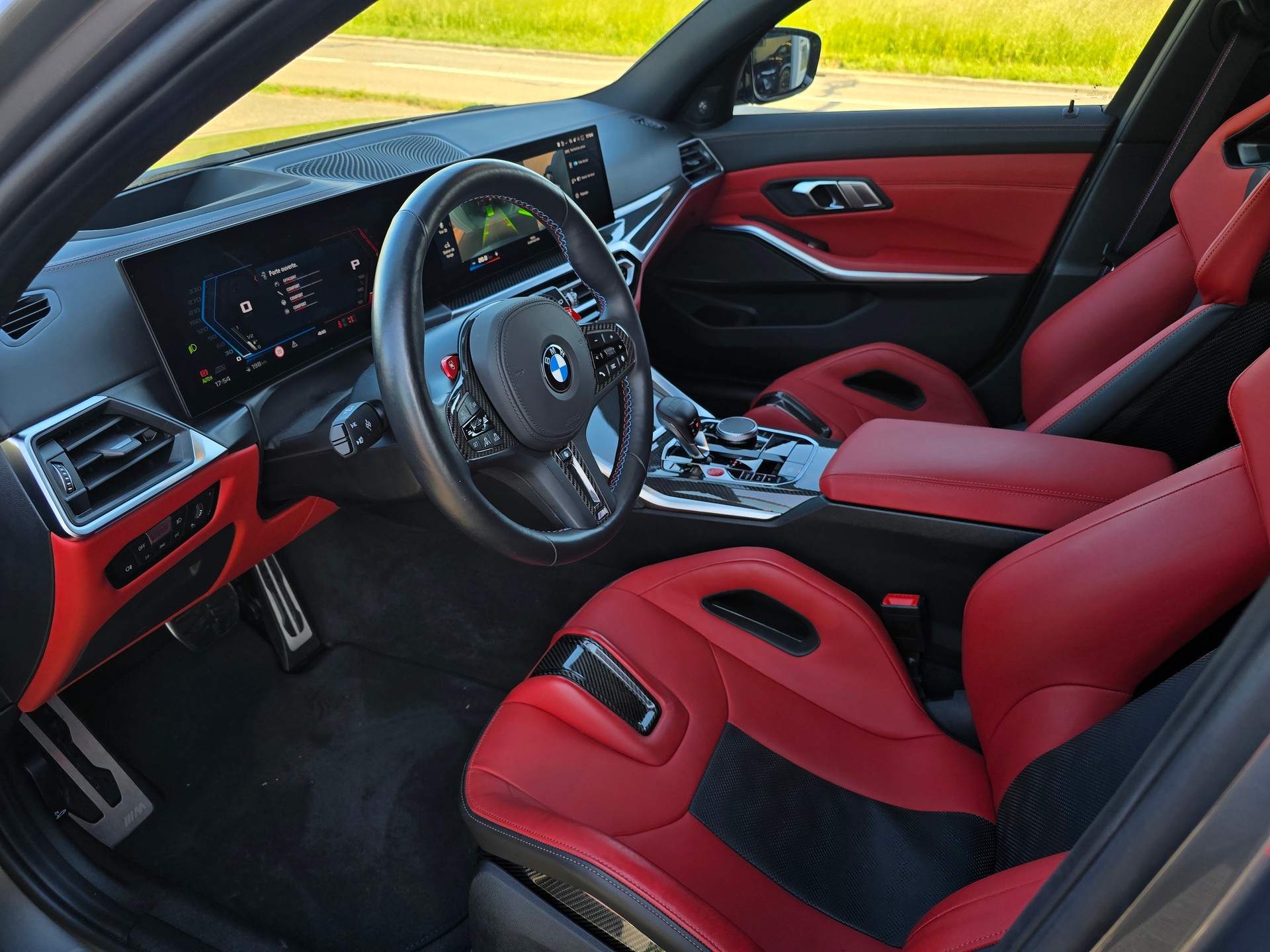 BMW M3 Touring xDrive Competition M INDIVIDUAL-image-11