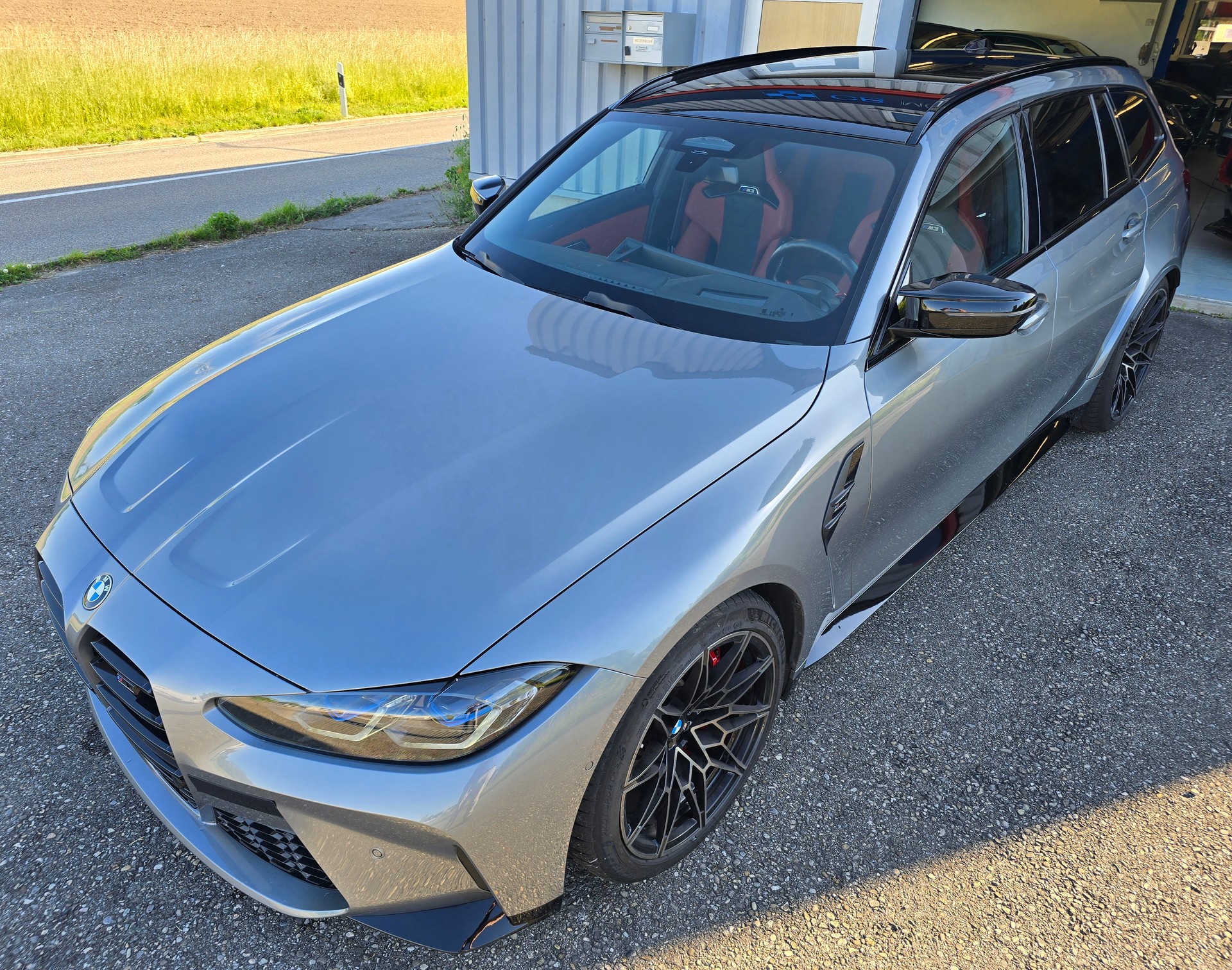 BMW M3 Touring xDrive Competition M INDIVIDUAL-image-1