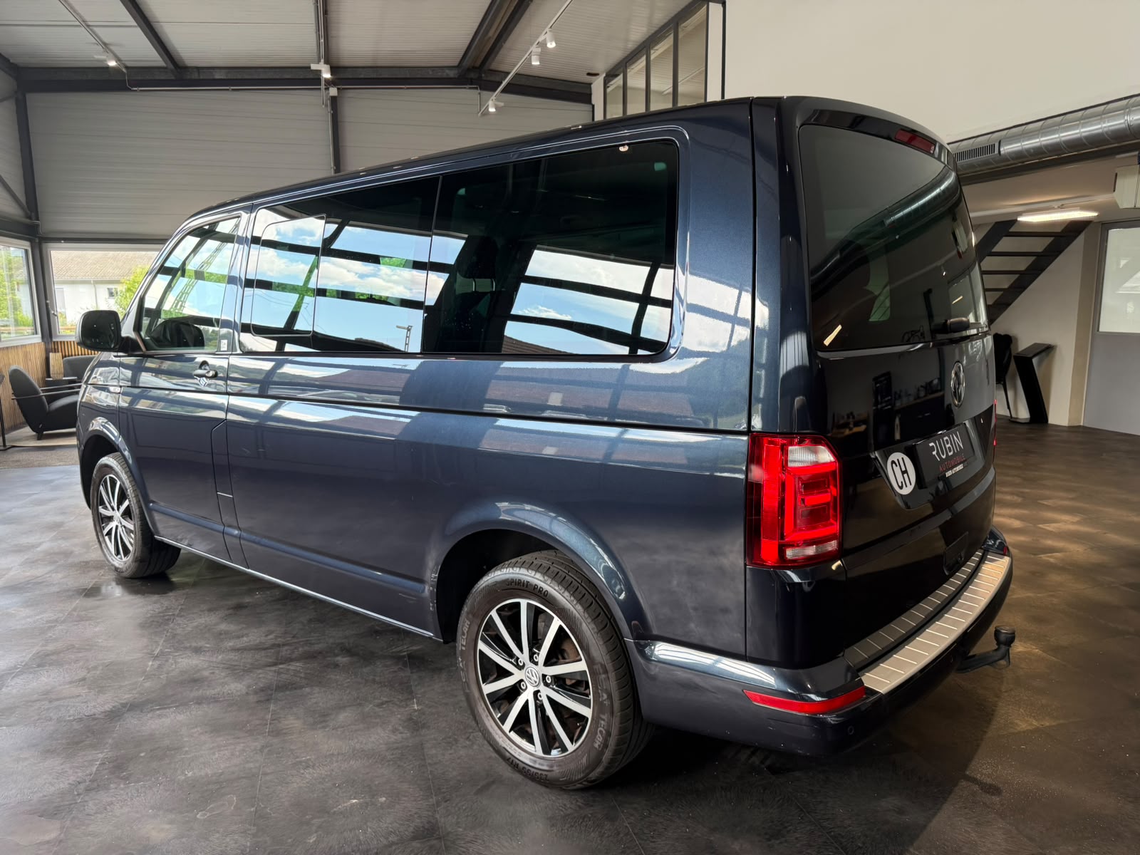 VW T6 Multivan 2.0 TDI Trendline 4Motion DSG-image-2