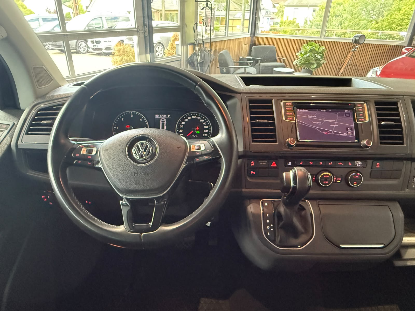 VW T6 Multivan 2.0 TDI Trendline 4Motion DSG-image-13