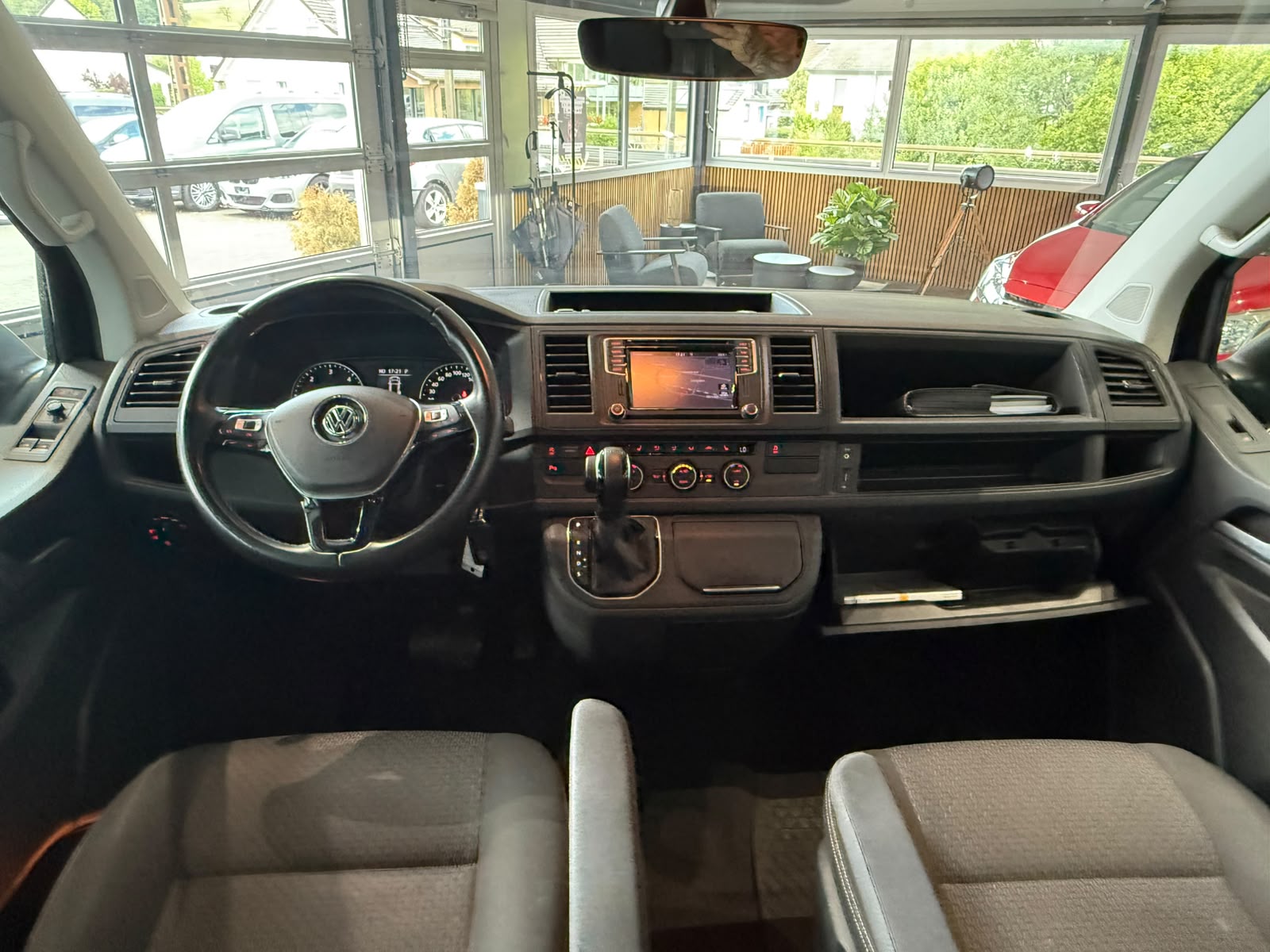 VW T6 Multivan 2.0 TDI Trendline 4Motion DSG-image-12