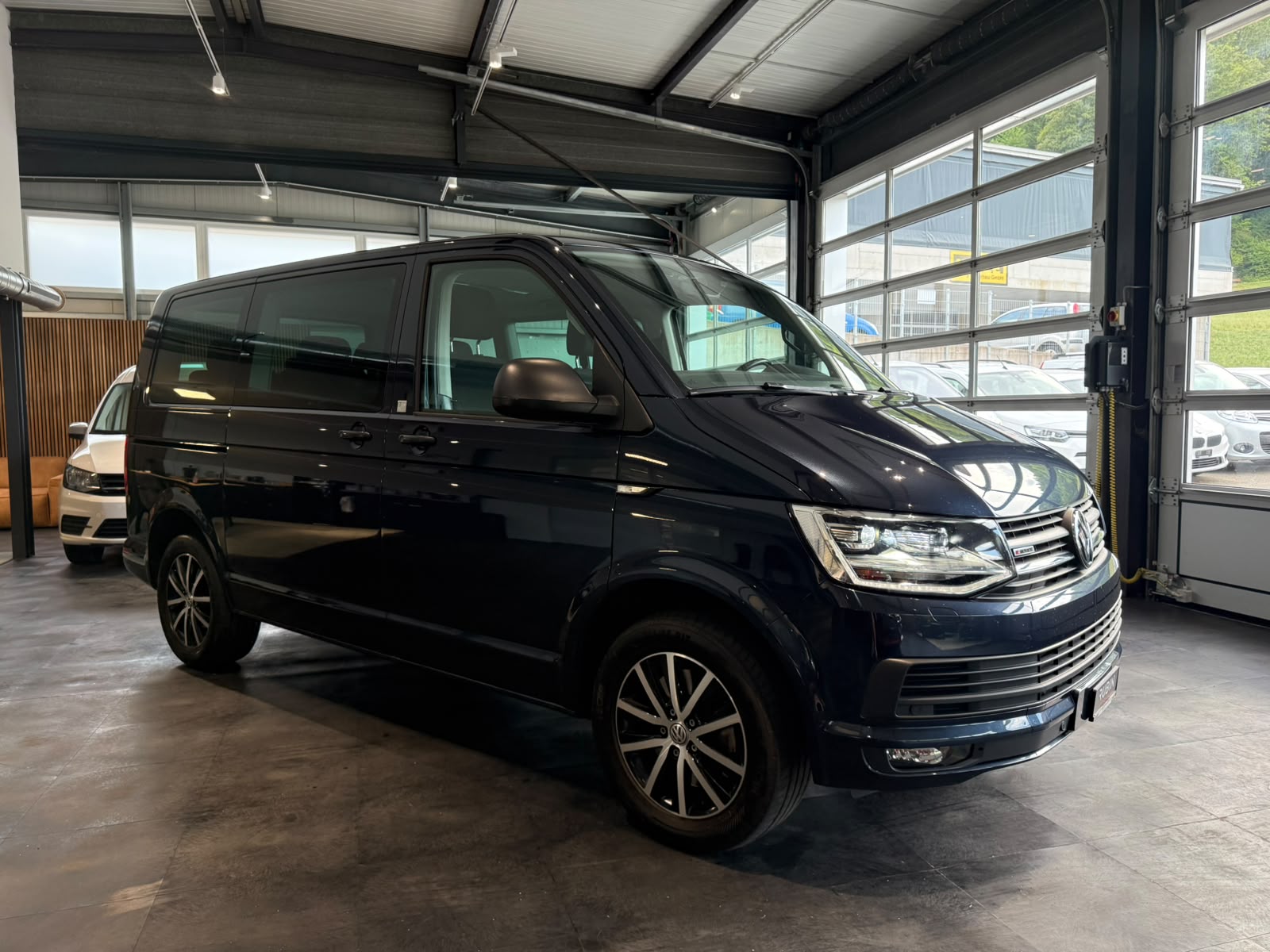 VW T6 Multivan 2.0 TDI Trendline 4Motion DSG-image-7