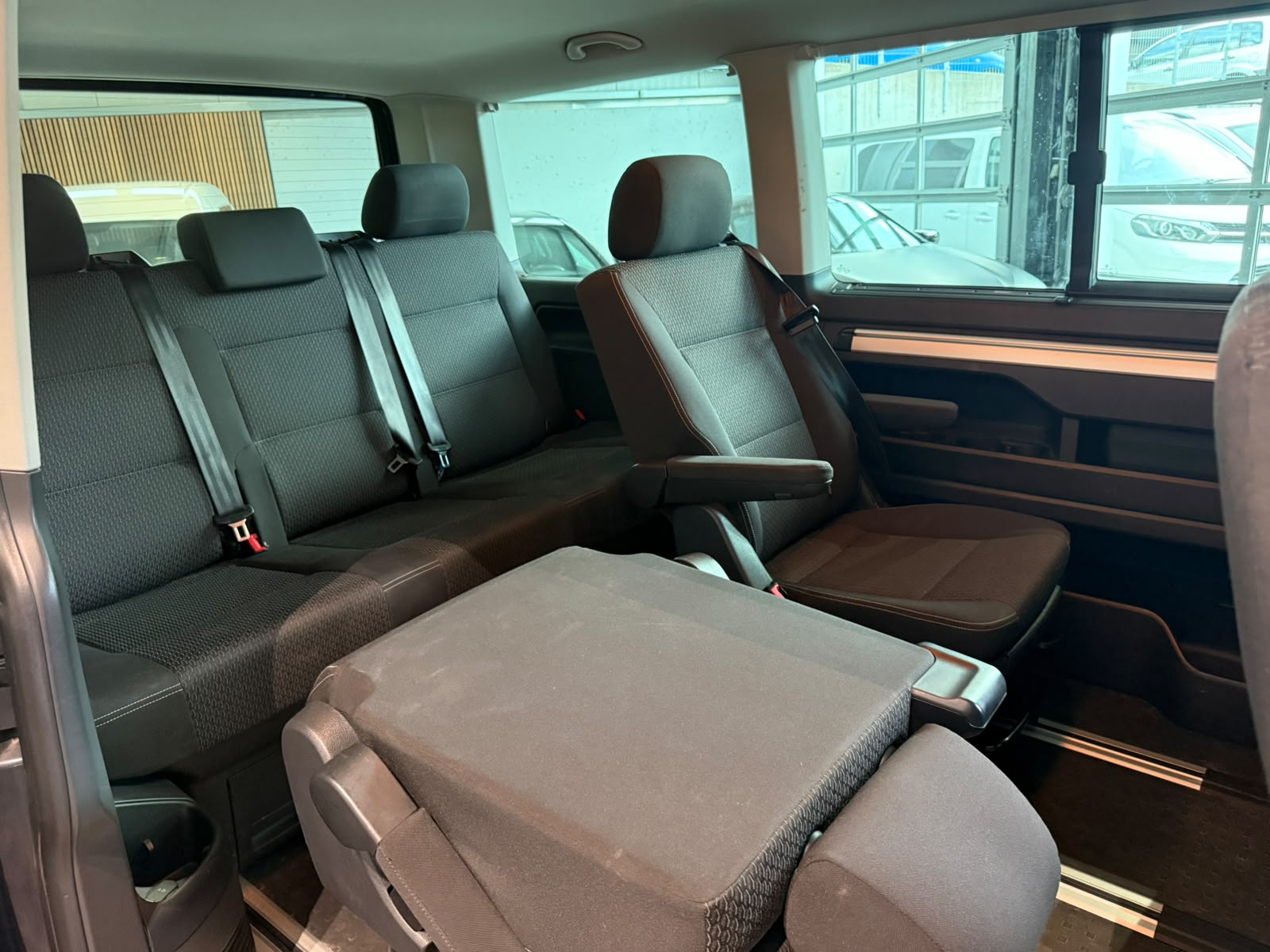 VW T6 Multivan 2.0 TDI Trendline 4Motion DSG-image-11