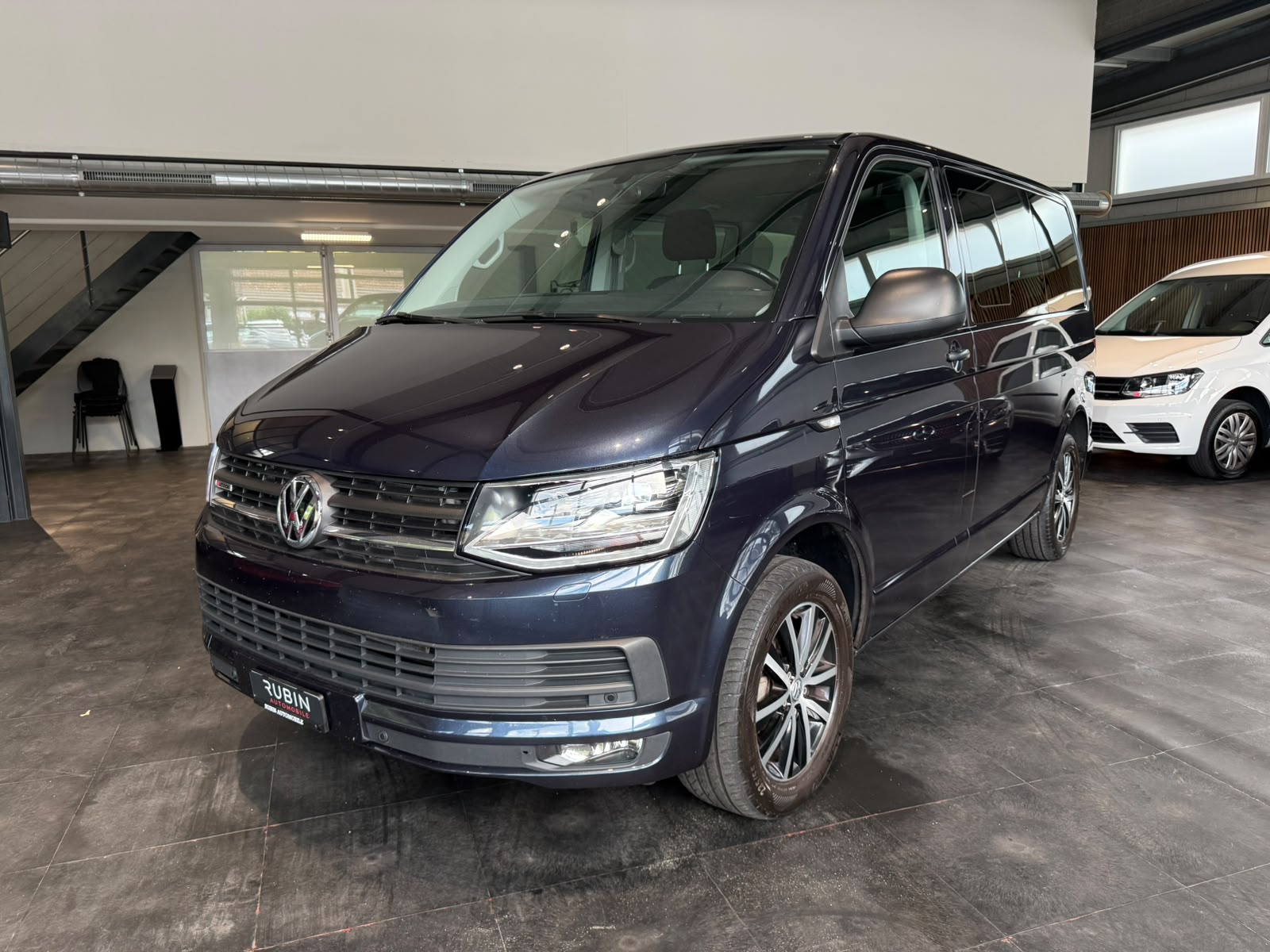 VW T6 Multivan 2.0 TDI Trendline 4Motion DSG-image-0
