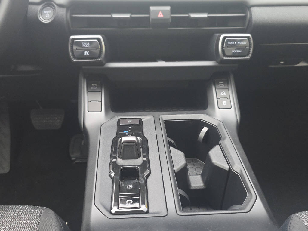 TOYOTA RAV-4 2.5 HEV Trend 4WD-image-17