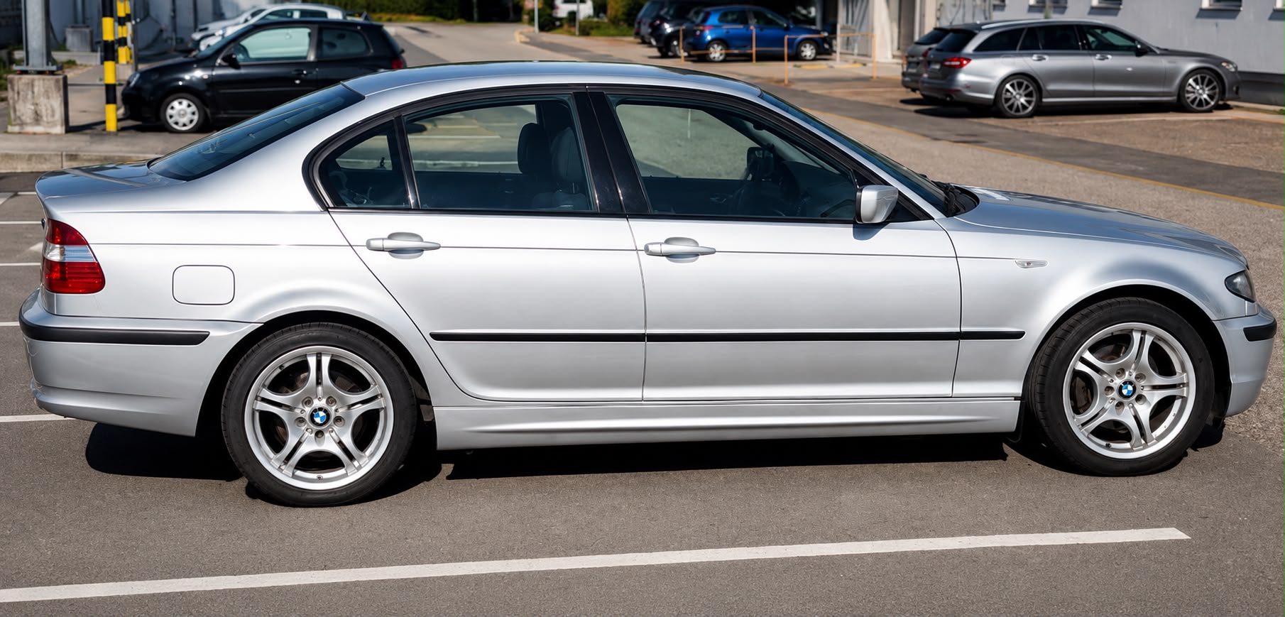 BMW 325i-image-2