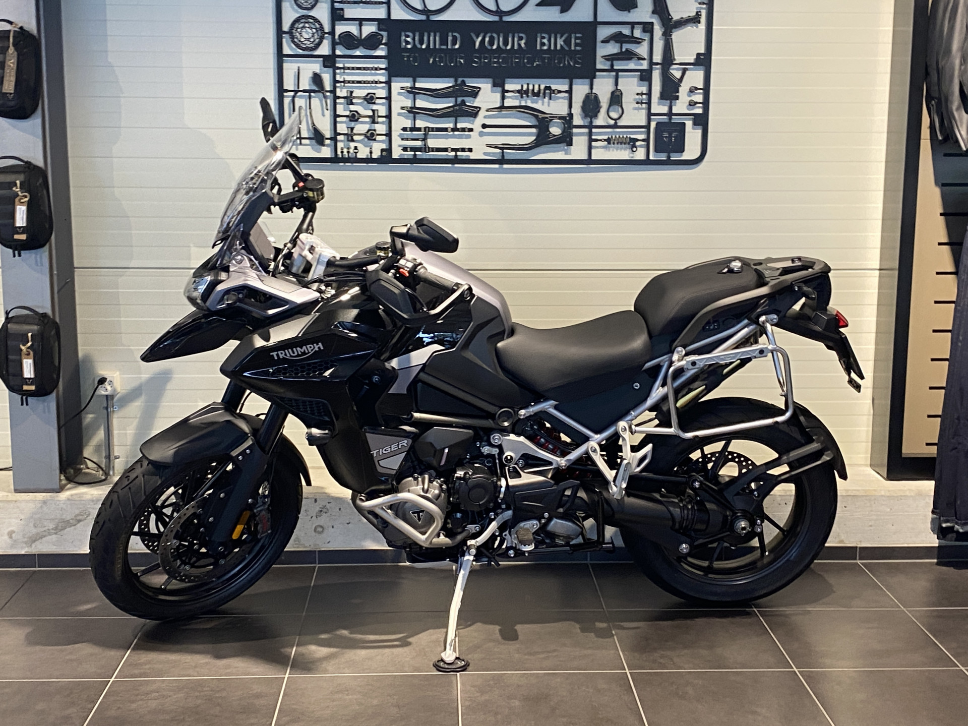 TRIUMPH Tiger 1200 GT Explorer-showroom-element-1