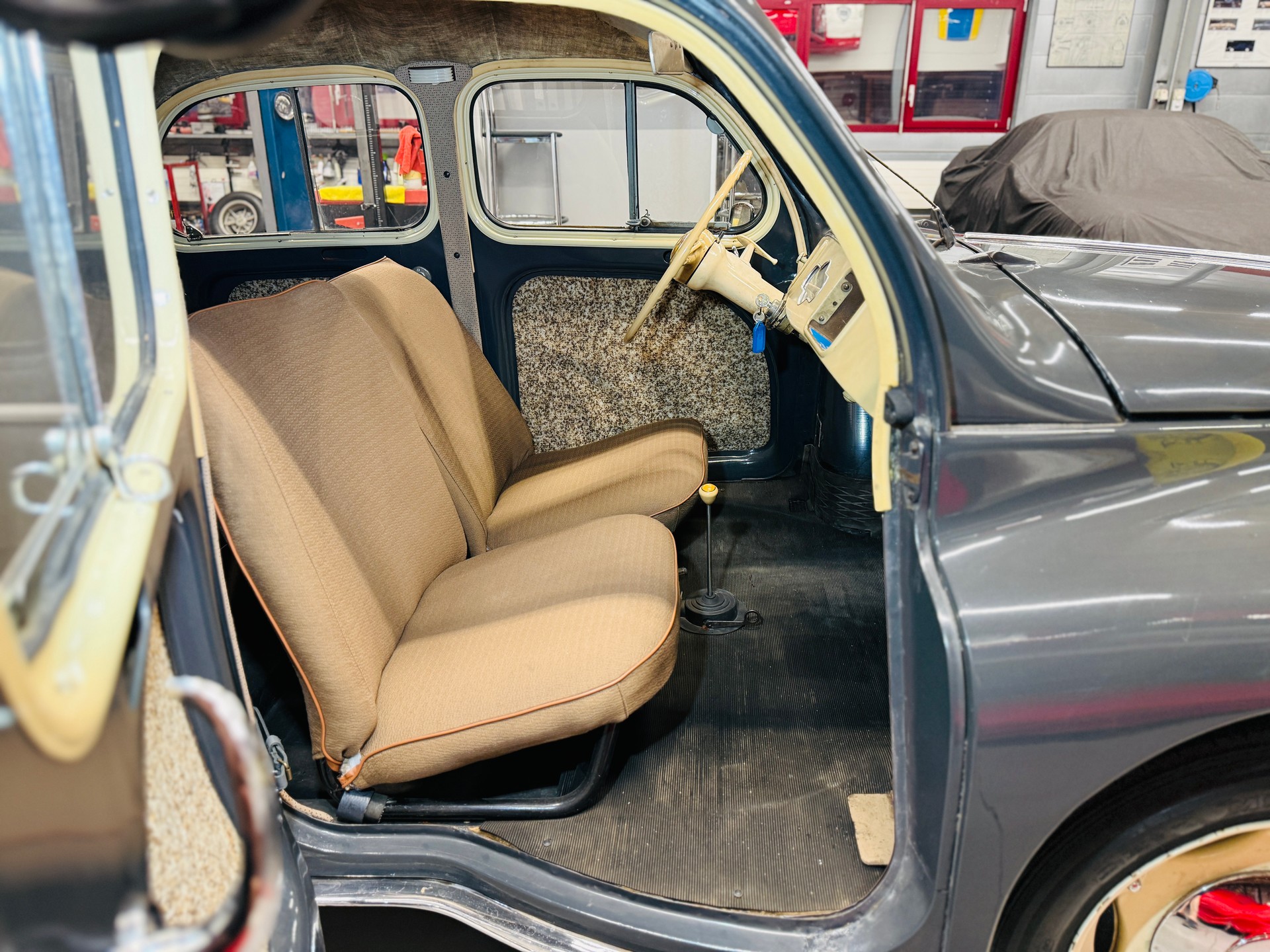 RENAULT 4 CV Heck R 1060 Veteran-image-8