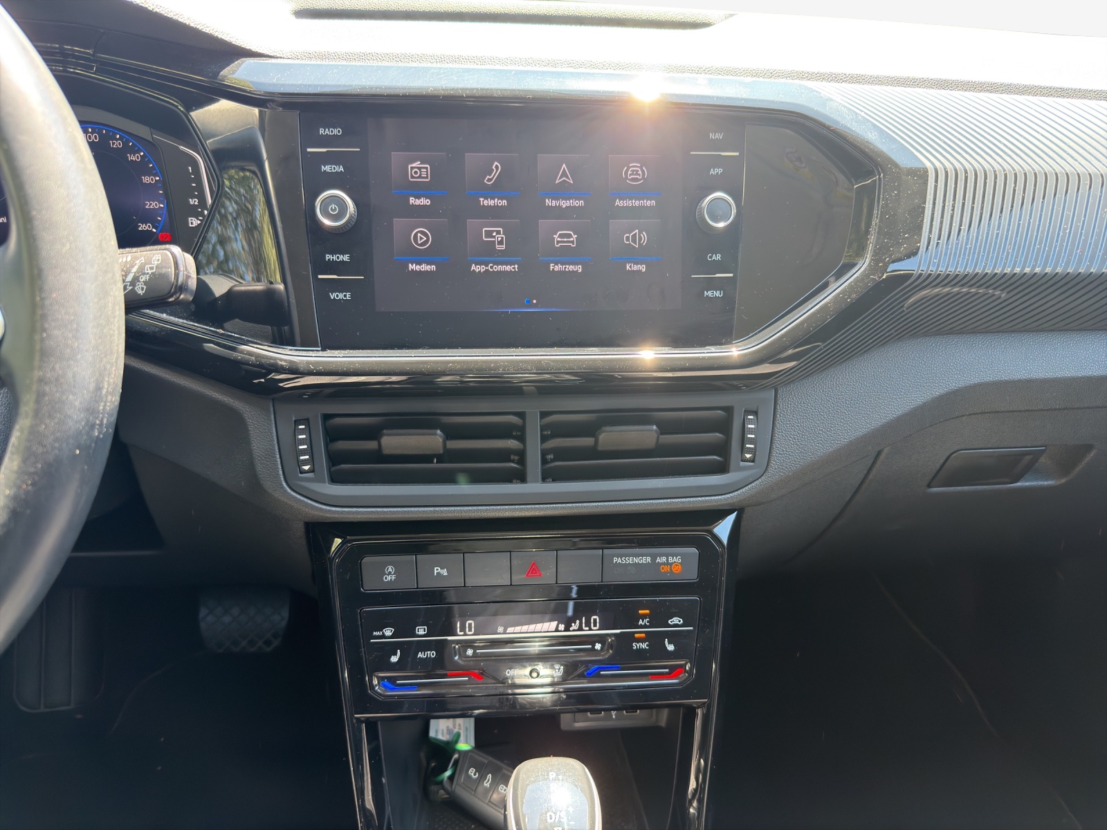 VW T-Cross 1.0 TSI Life Limited DSG-image-10