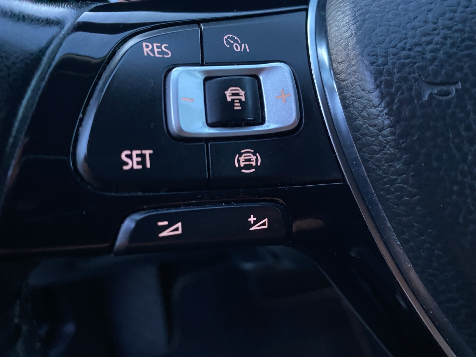 VW Touran 1.5 Benzin TSI 150-PS DSG-Automat 7-Plätzer Frisch MFK & ab Service Schweizer Fahrzeug aus erster Schweizer Hand-image-18