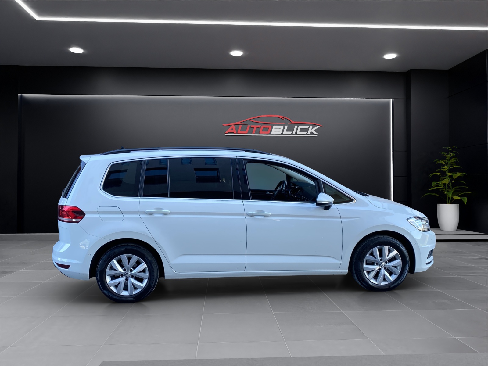 VW Touran 1.5 Benzin TSI 150-PS DSG-Automat 7-Plätzer Frisch MFK & ab Service Schweizer Fahrzeug aus erster Schweizer Hand-image-4