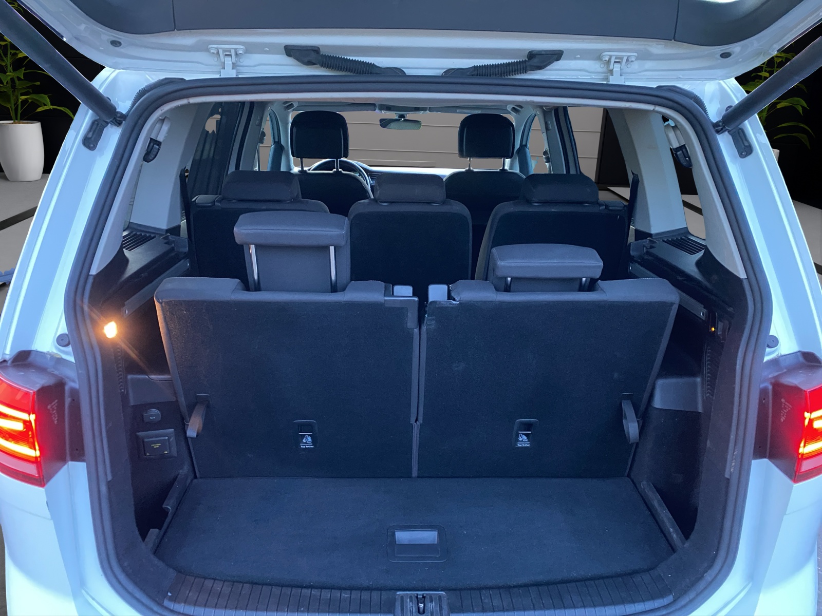 VW Touran 1.5 Benzin TSI 150-PS DSG-Automat 7-Plätzer Frisch MFK & ab Service Schweizer Fahrzeug aus erster Schweizer Hand-image-12