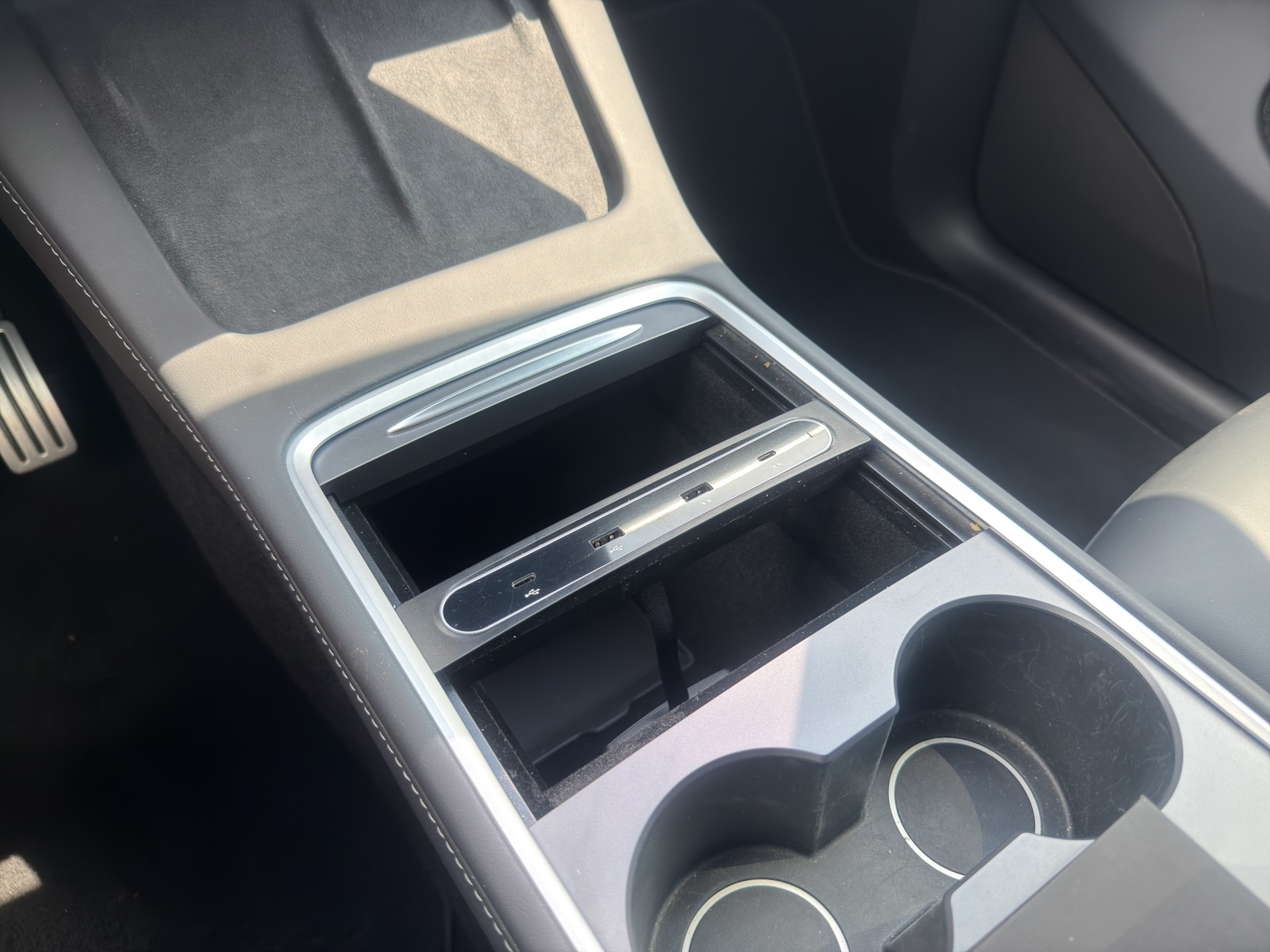 TESLA Model Y Performance D-image-53