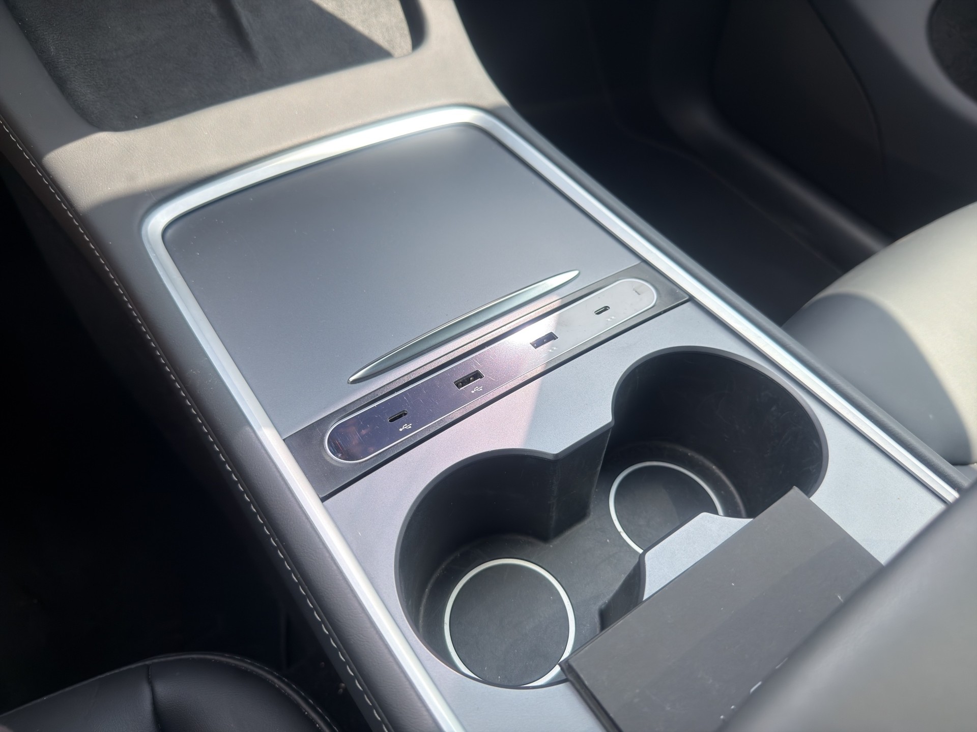 TESLA Model Y Performance D-image-32