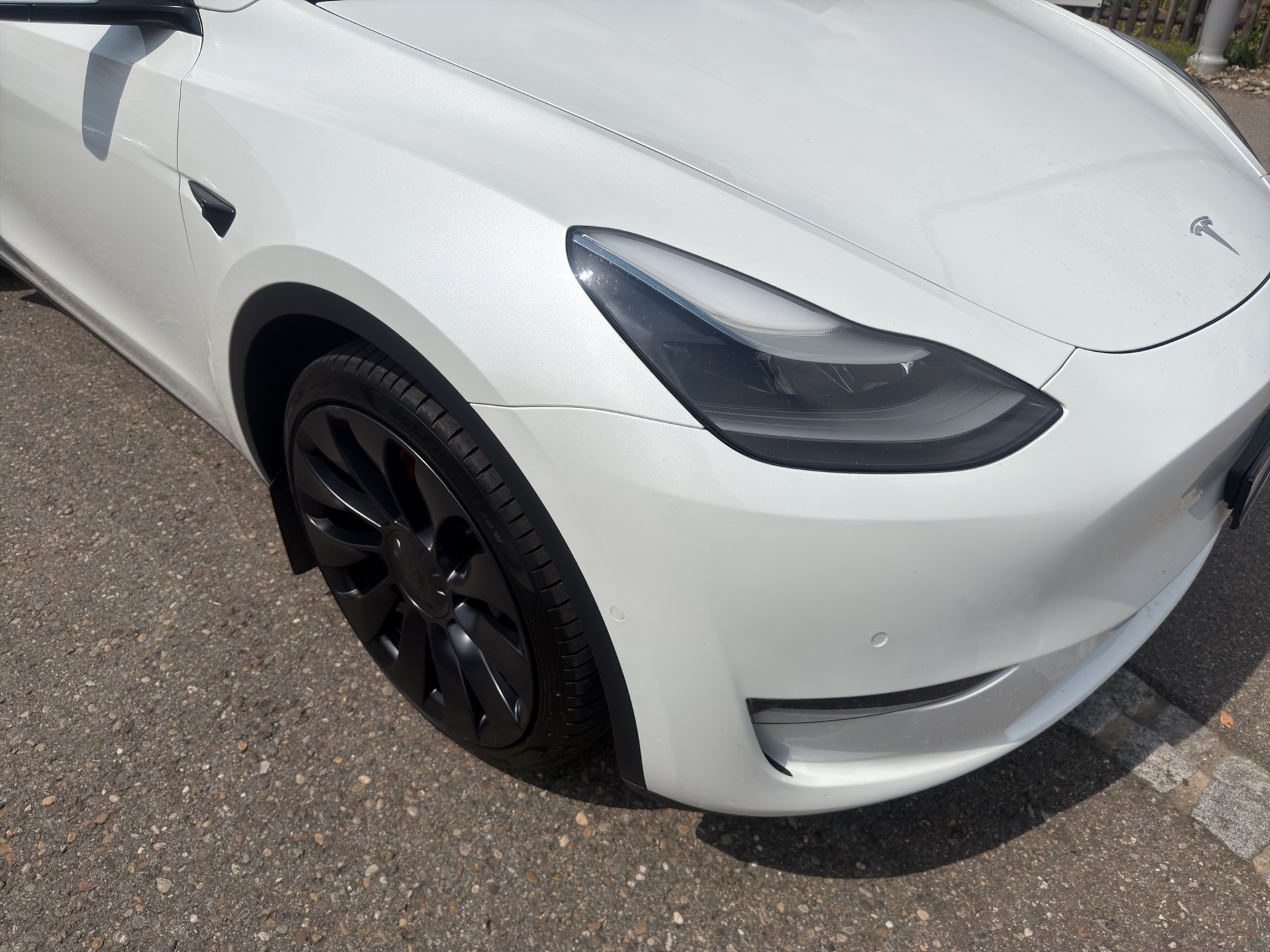 TESLA Model Y Performance D-image-48