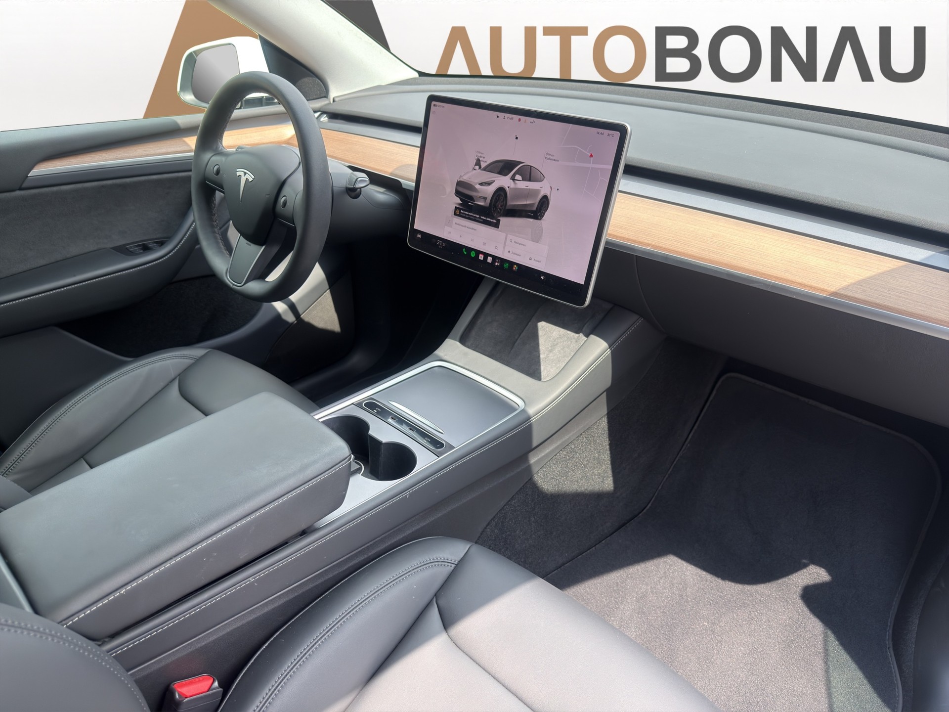 TESLA Model Y Performance D-image-12
