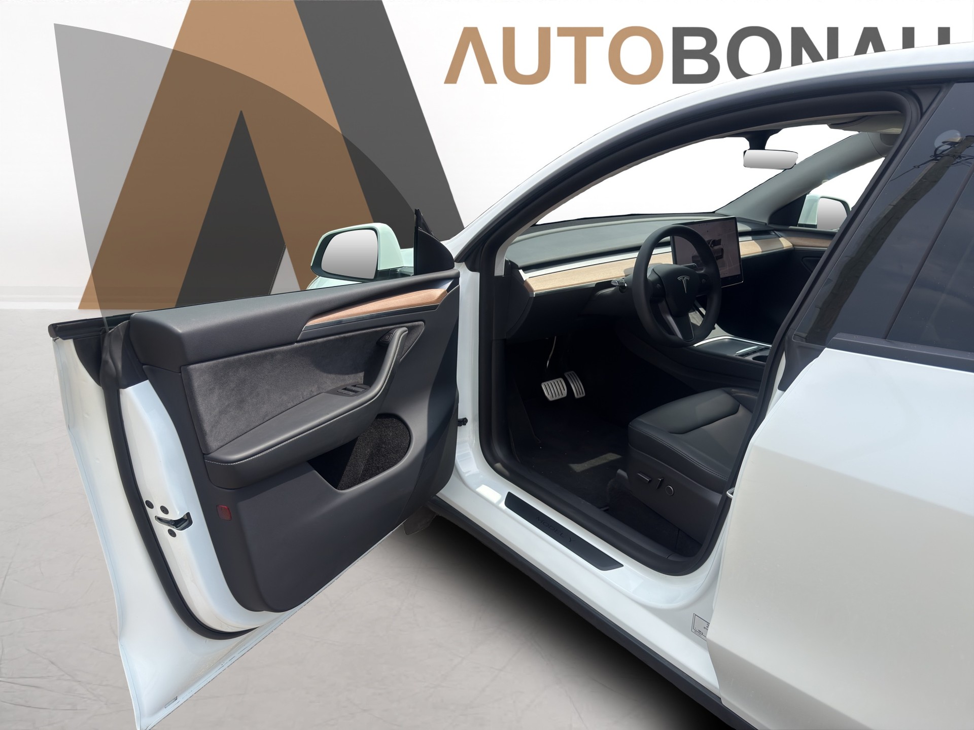 TESLA Model Y Performance D-image-9