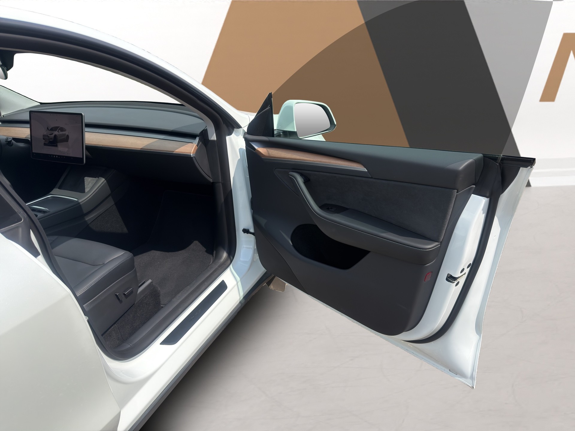 TESLA Model Y Performance D-image-13