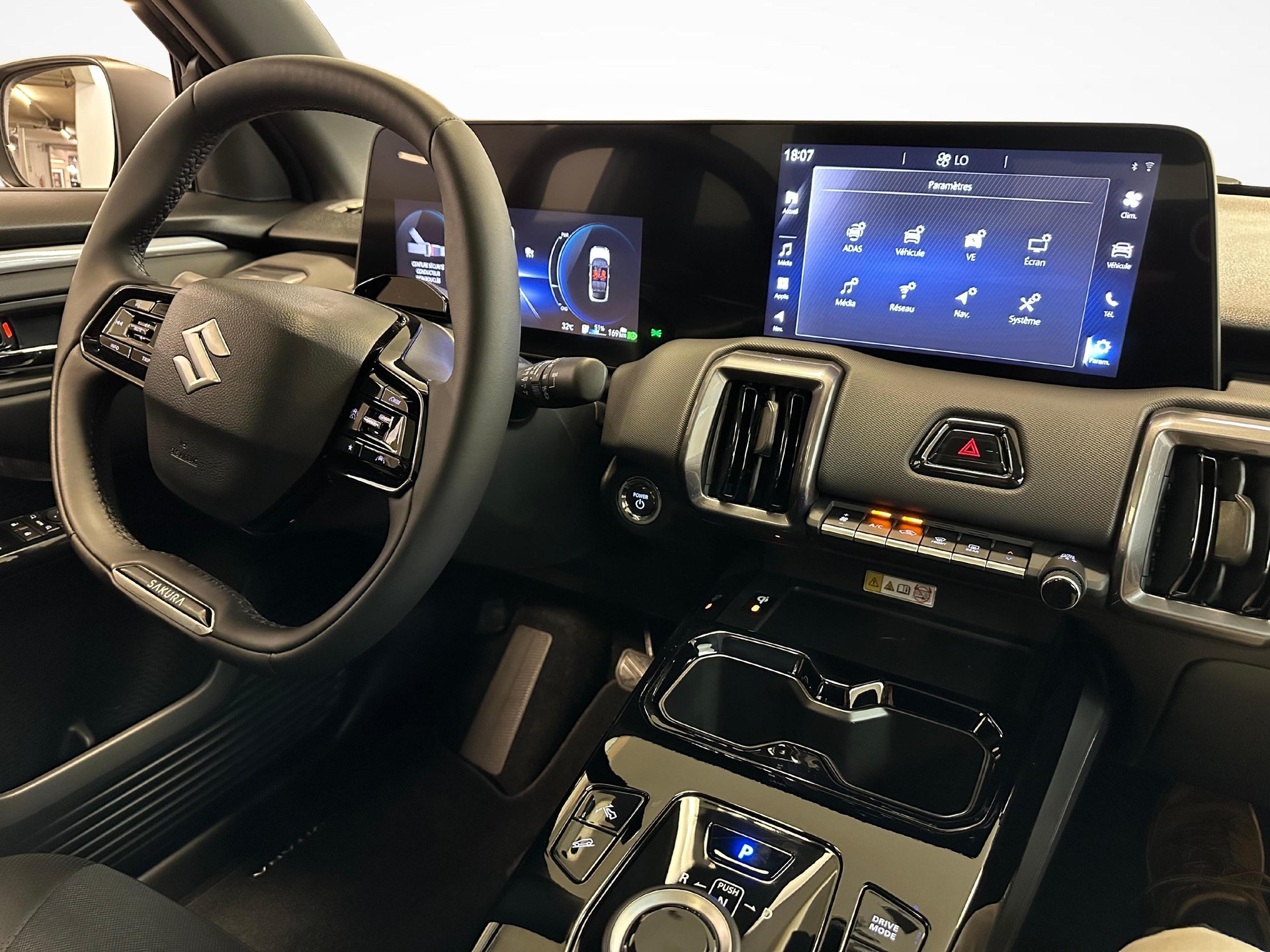 SUZUKI e Vitara Compact Top 4x4-image-5