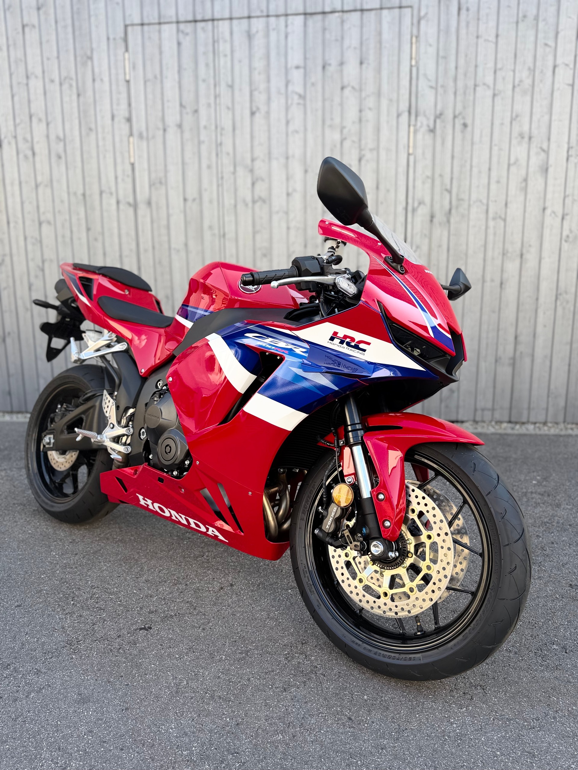 HONDA CBR 600 RR-showroom-element-1