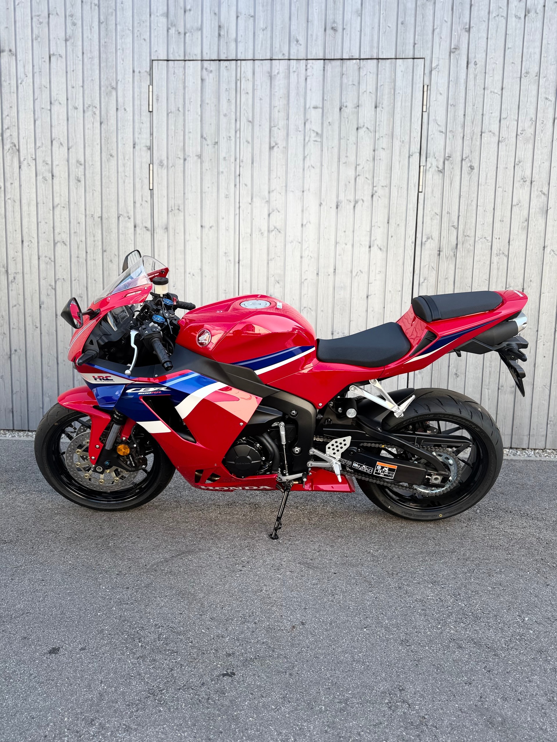 HONDA CBR 600 RR-showroom-element-3
