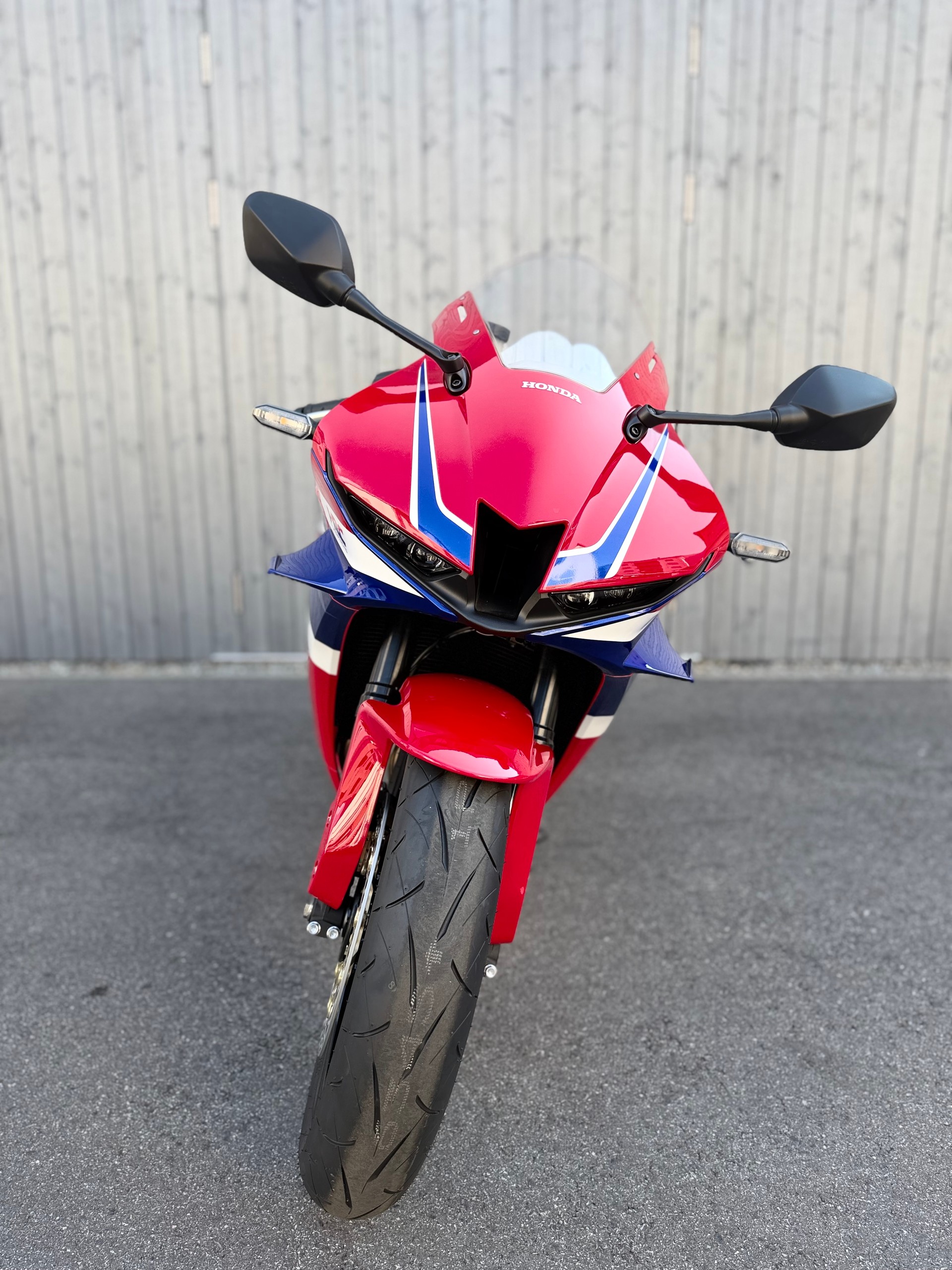 HONDA CBR 600 RR-showroom-element-2