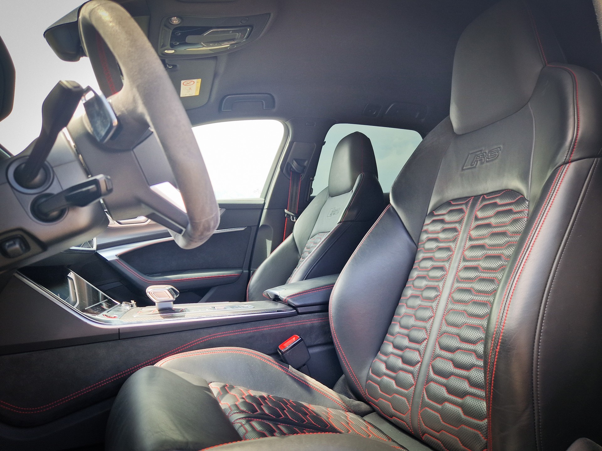 AUDI RS6 Avant 4.0 TFSI V8 quattro-image-12