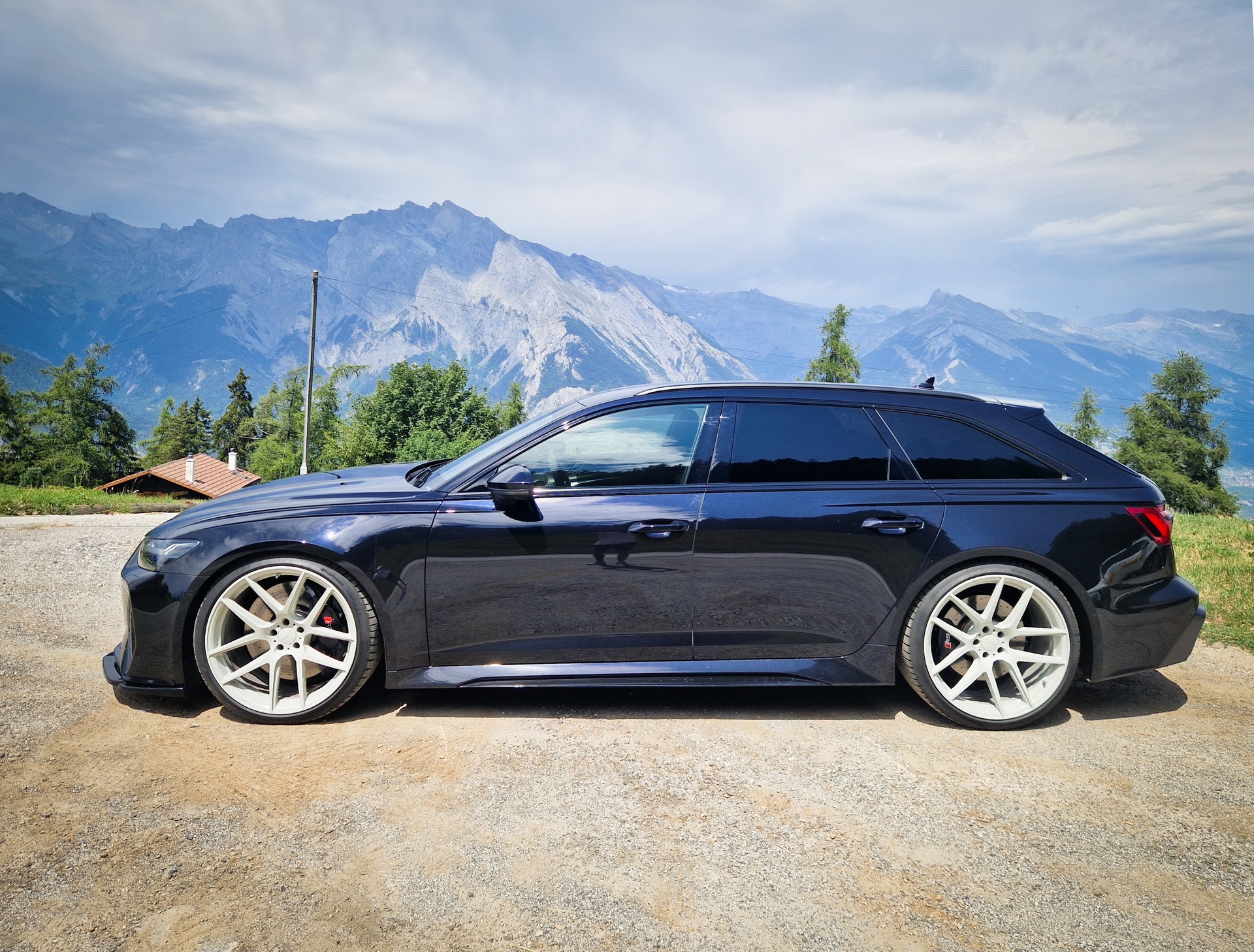 AUDI RS6 Avant 4.0 TFSI V8 quattro-image-9