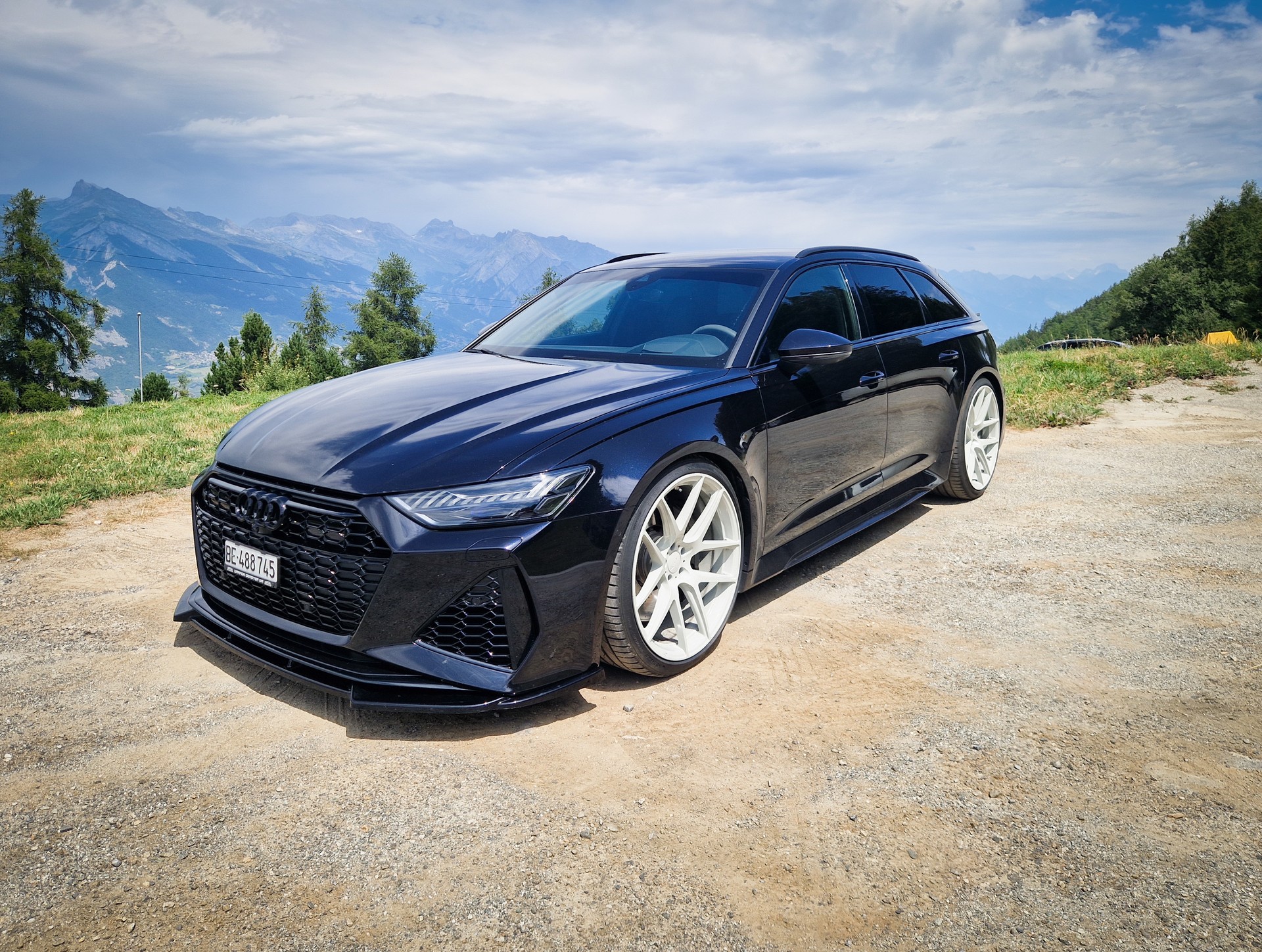 AUDI RS6 Avant 4.0 TFSI V8 quattro-image-1