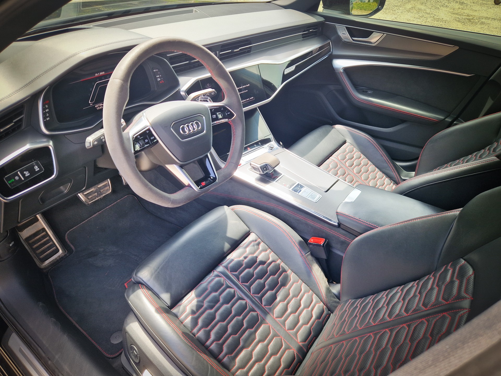 AUDI RS6 Avant 4.0 TFSI V8 quattro-image-11