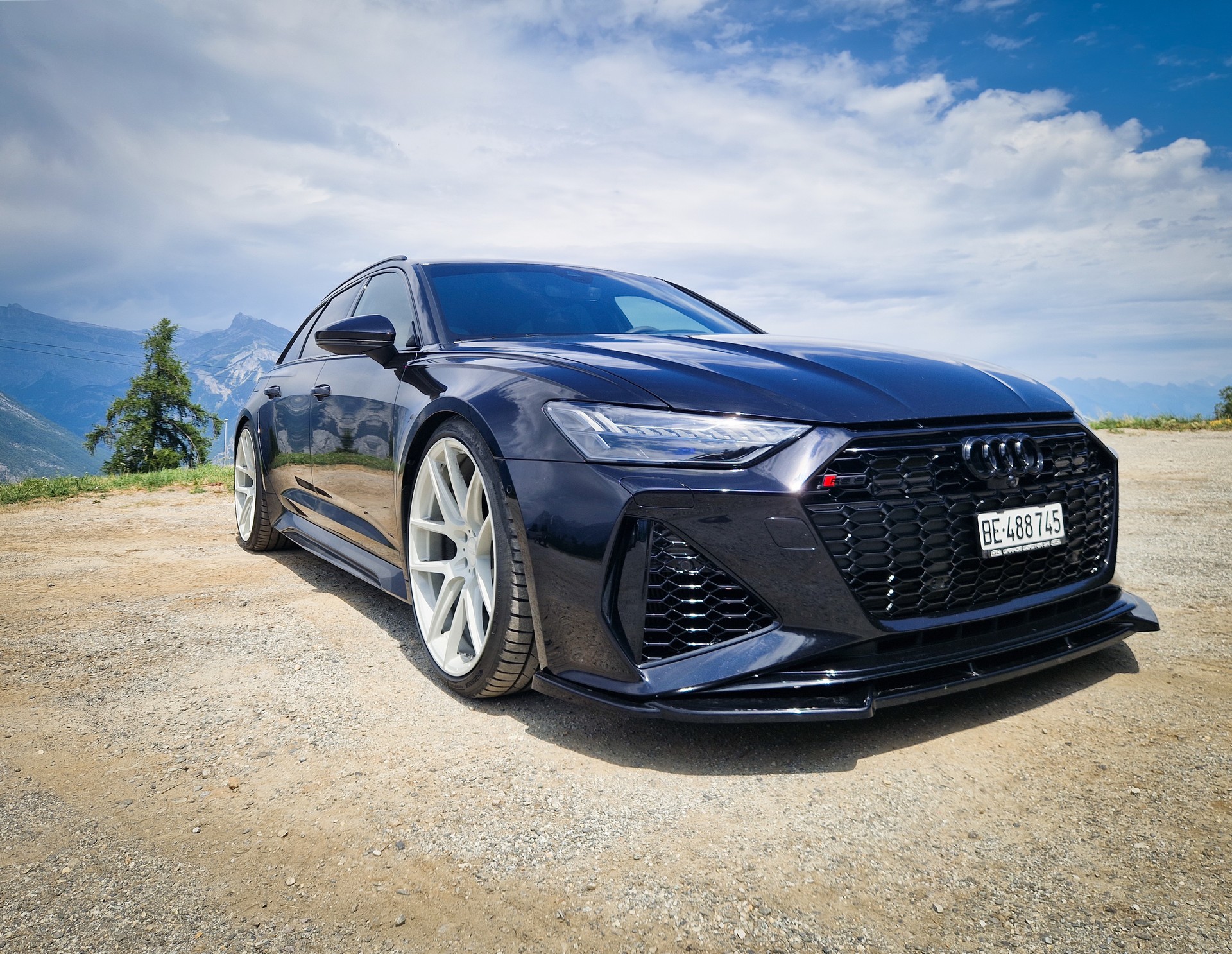 AUDI RS6 Avant 4.0 TFSI V8 quattro-image-3