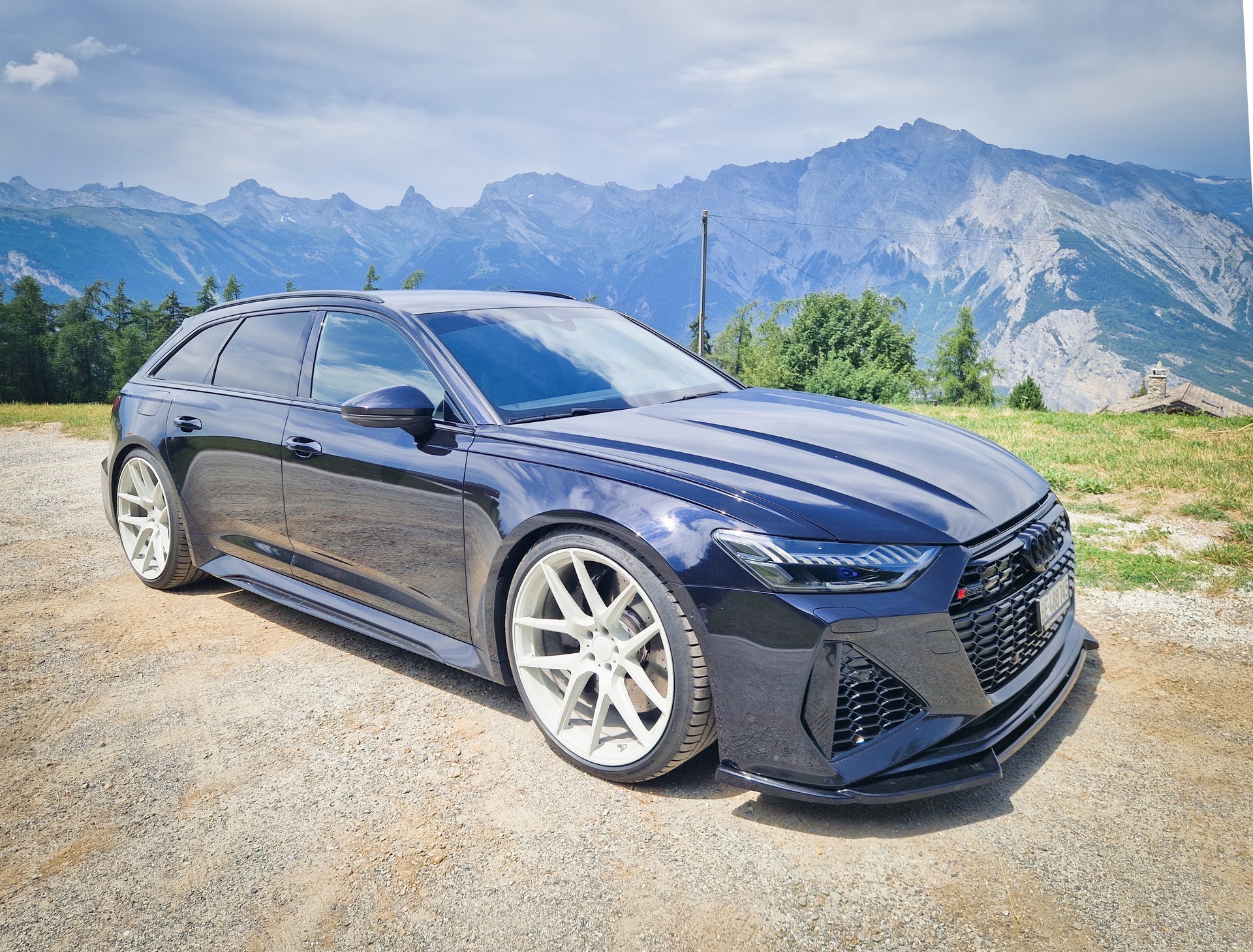 AUDI RS6 Avant 4.0 TFSI V8 quattro-image-4