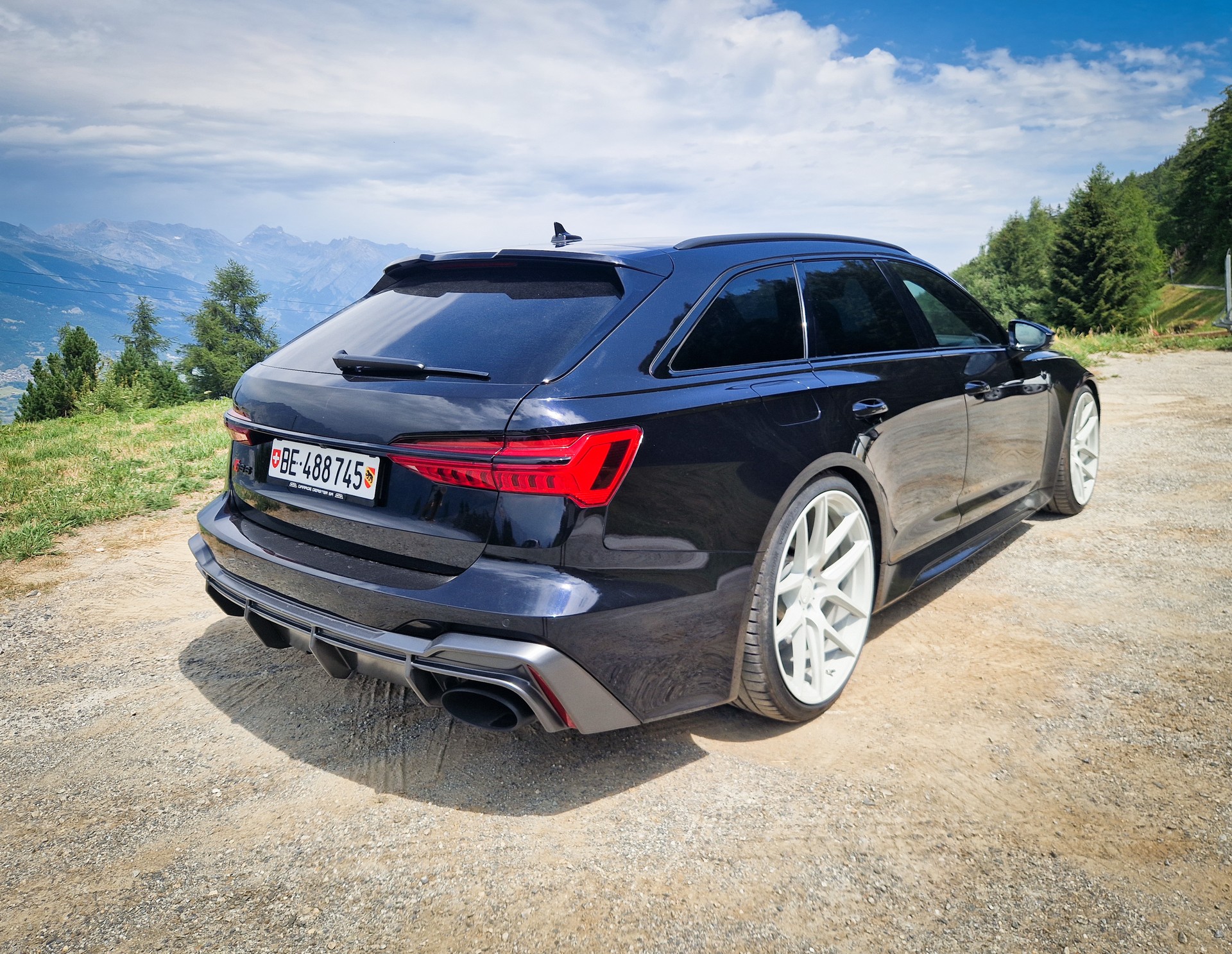 AUDI RS6 Avant 4.0 TFSI V8 quattro-image-6
