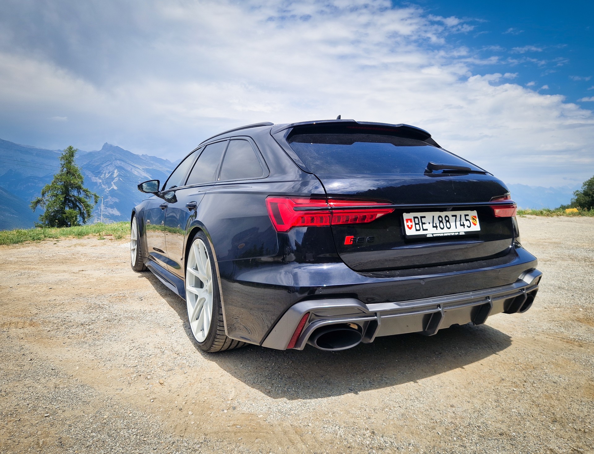 AUDI RS6 Avant 4.0 TFSI V8 quattro-image-8