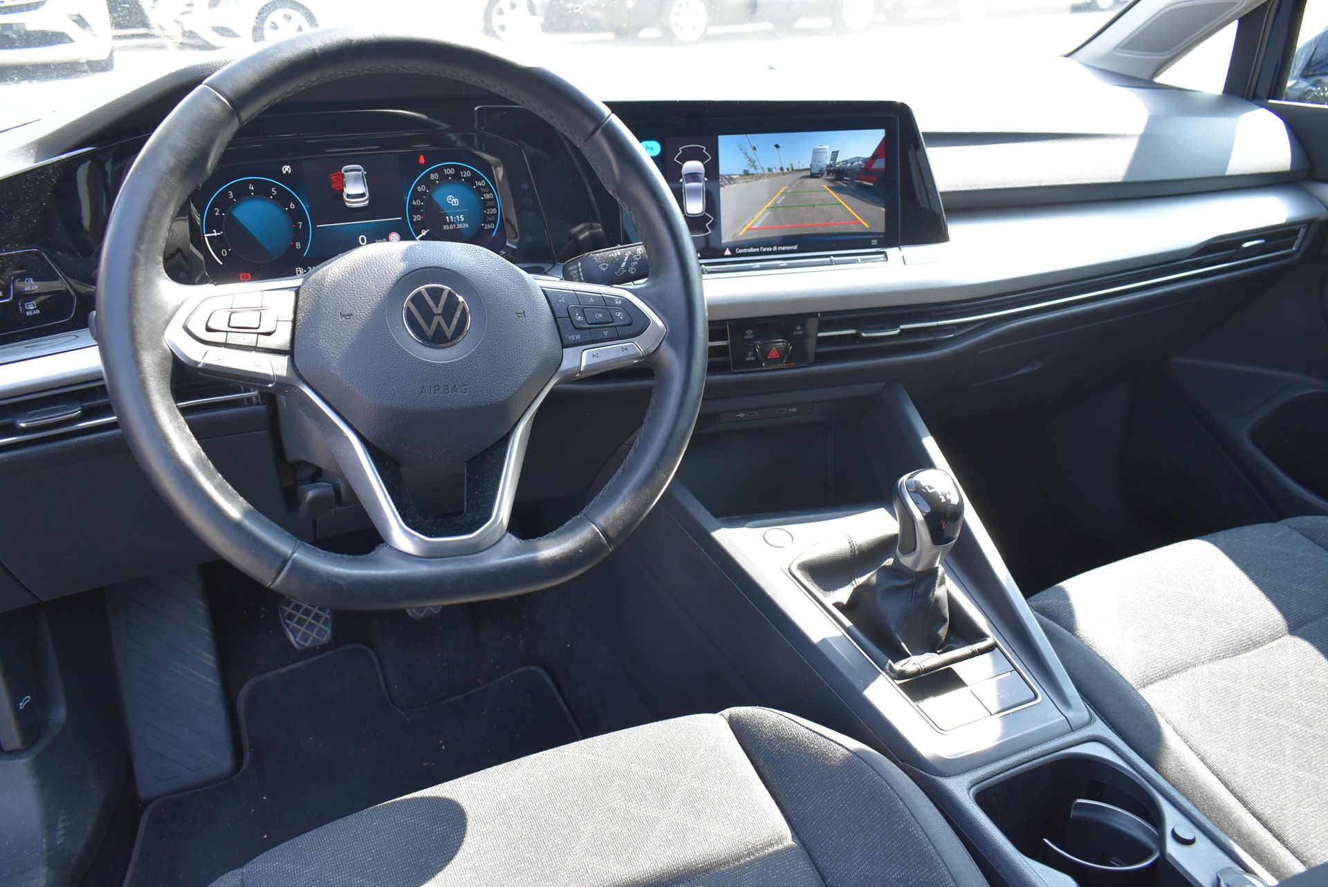 VW Golf 1.0 TSI Life-image-4