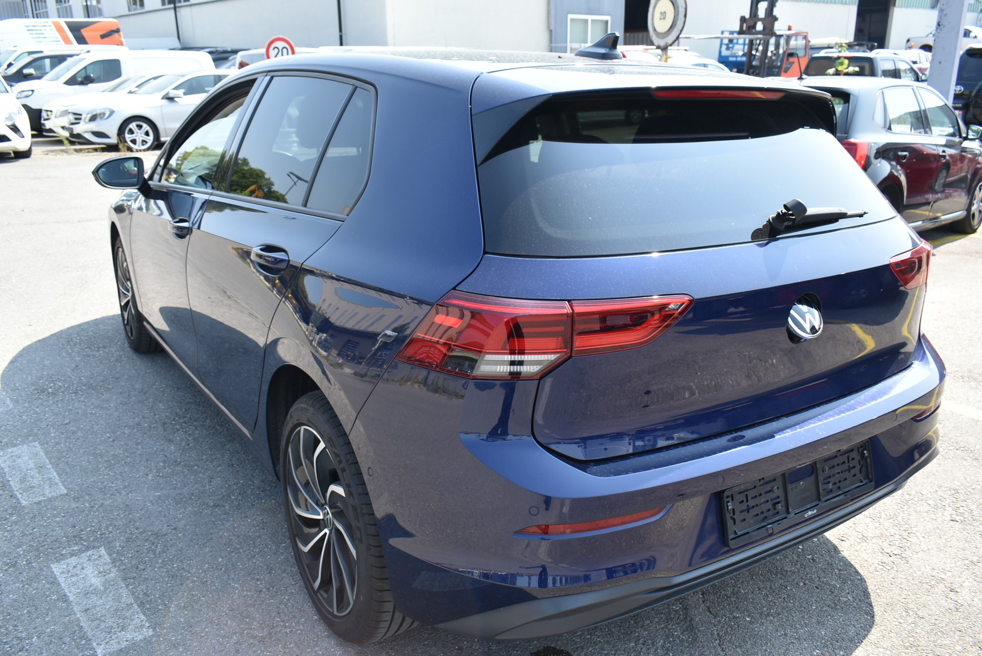 VW Golf 1.0 TSI Life-image-11