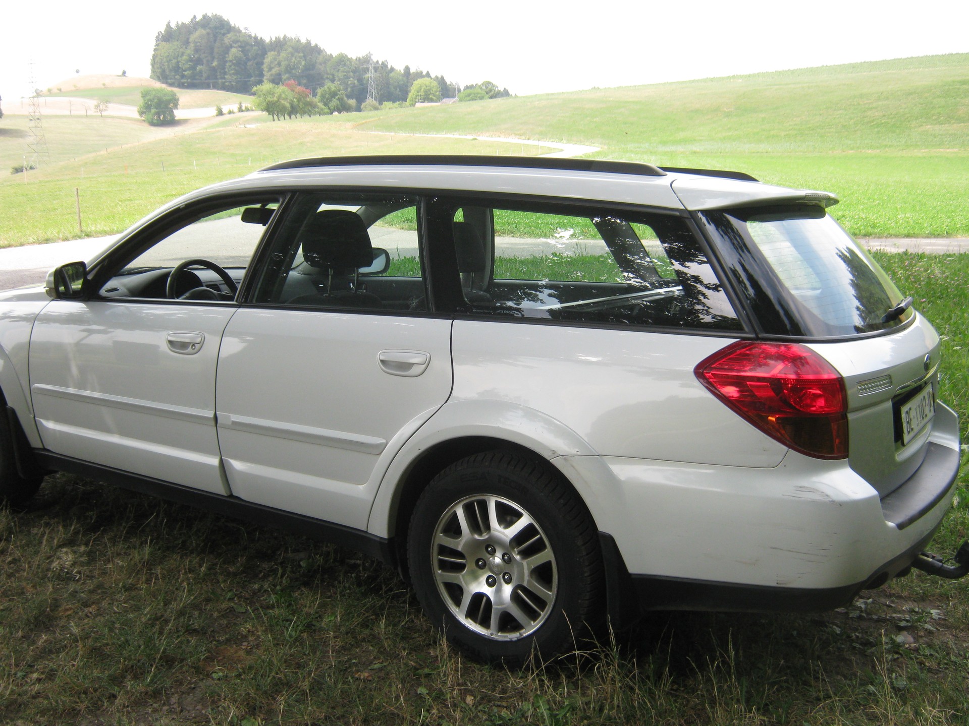 SUBARU Outback 2.5i AWD-image-5