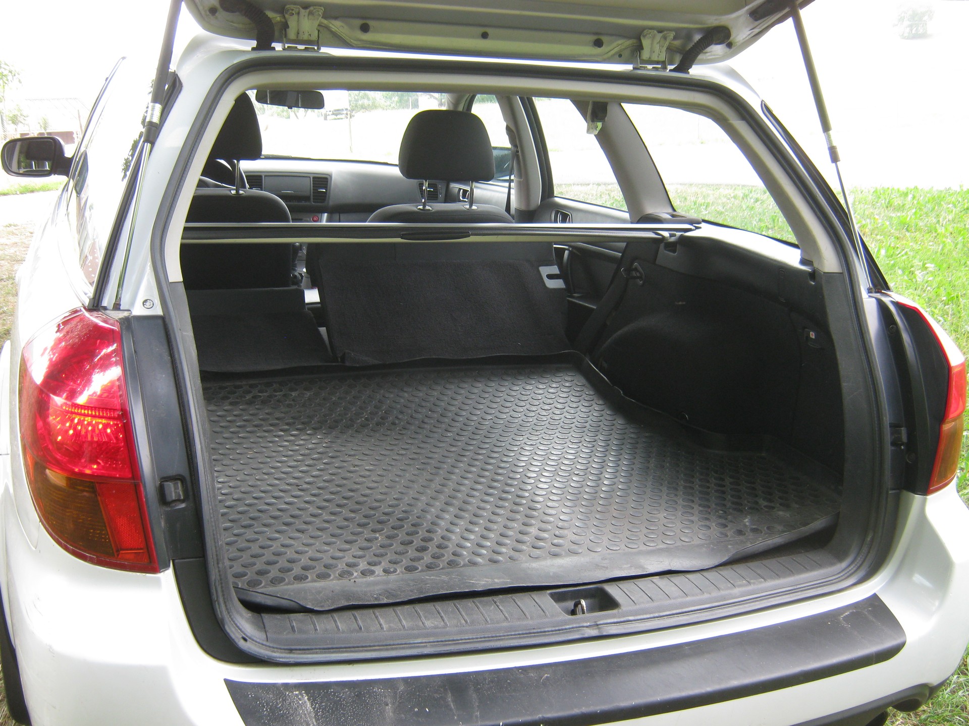 SUBARU Outback 2.5i AWD-image-13